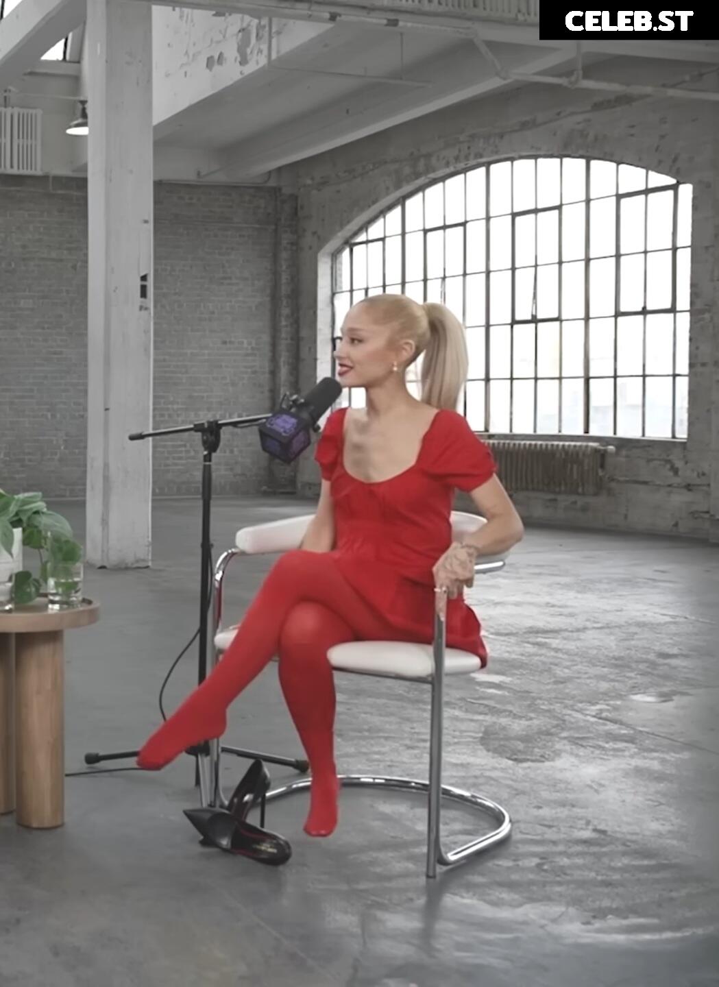 Ariana Grande Image 2886143