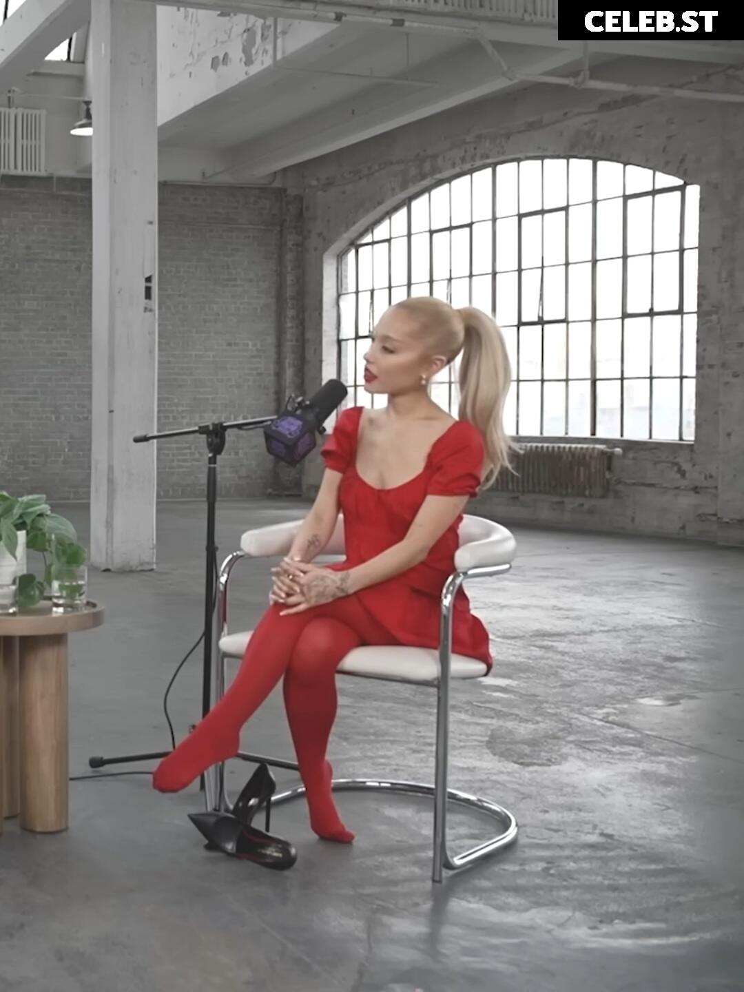 Ariana Grande Image 2886123