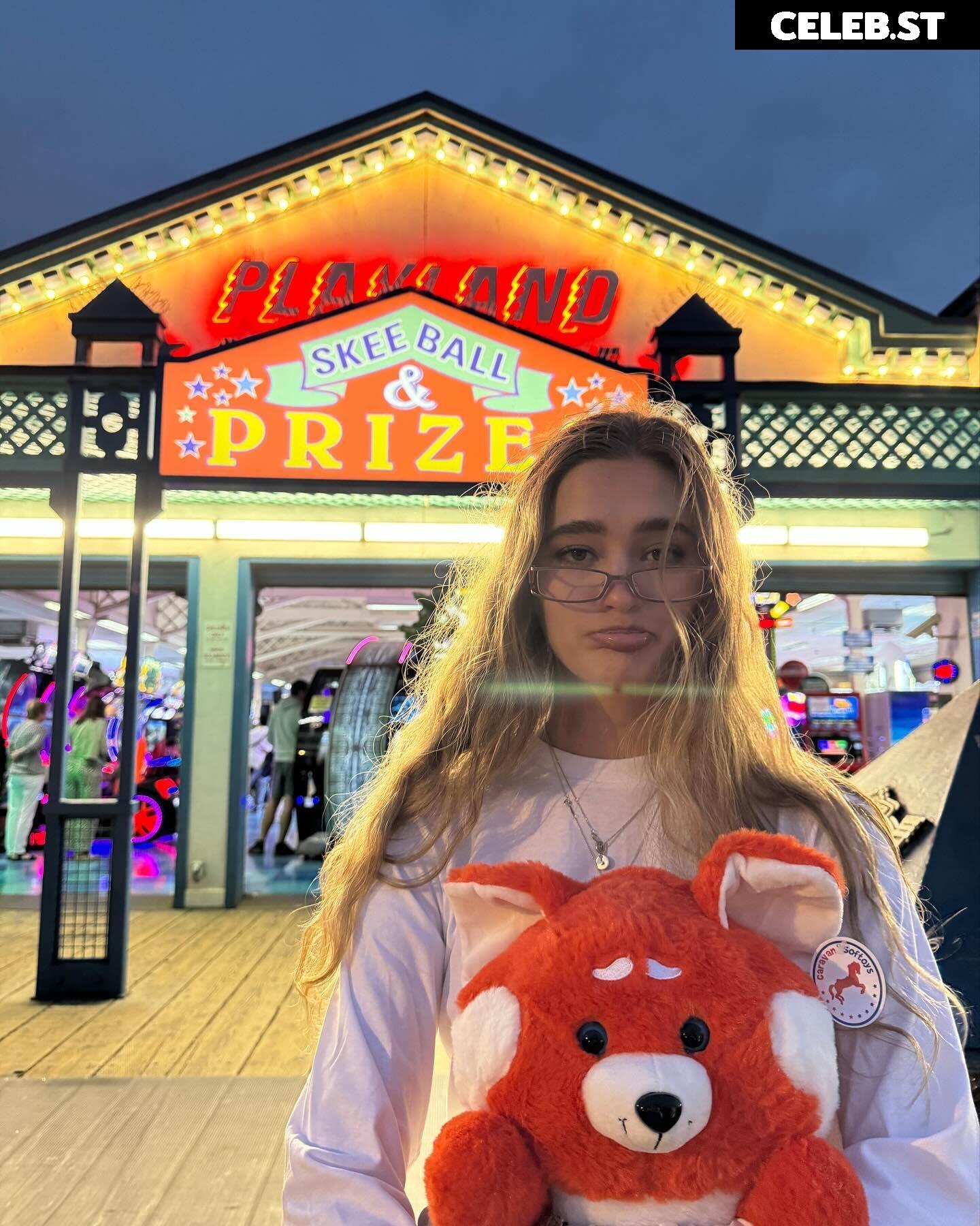 Lizzy Greene Image 2884472