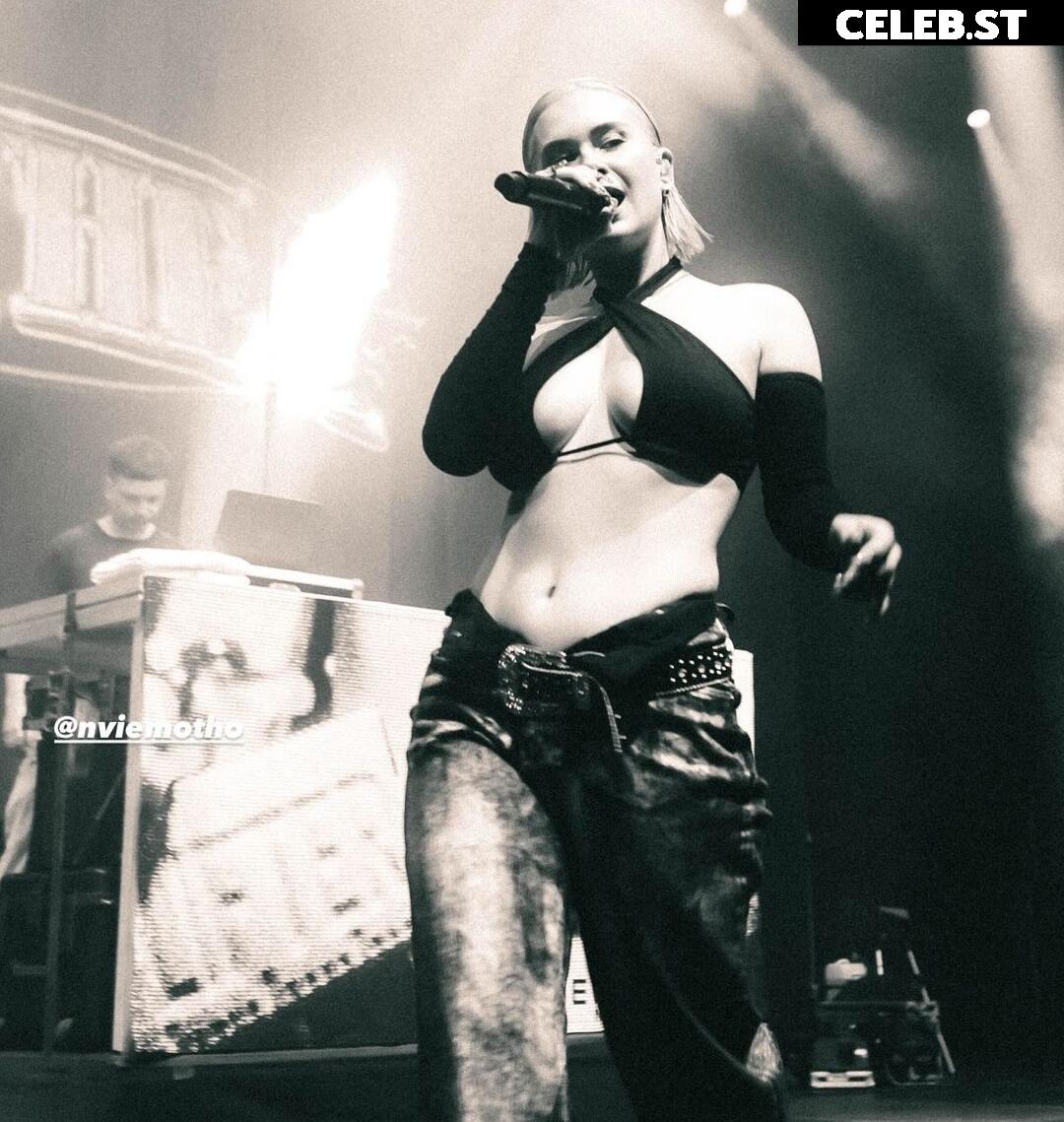 Mathea Image 2884084