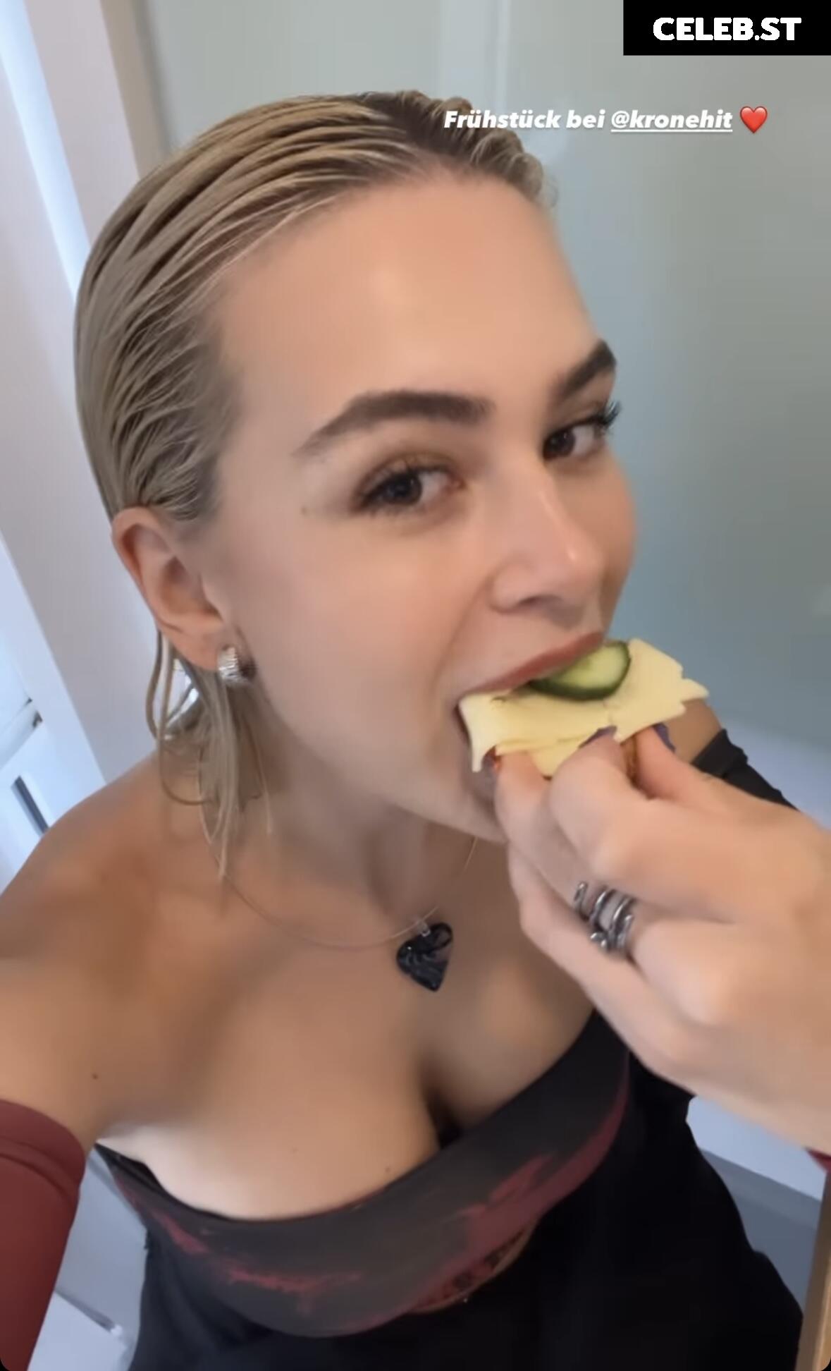 Mathea Image 2883537