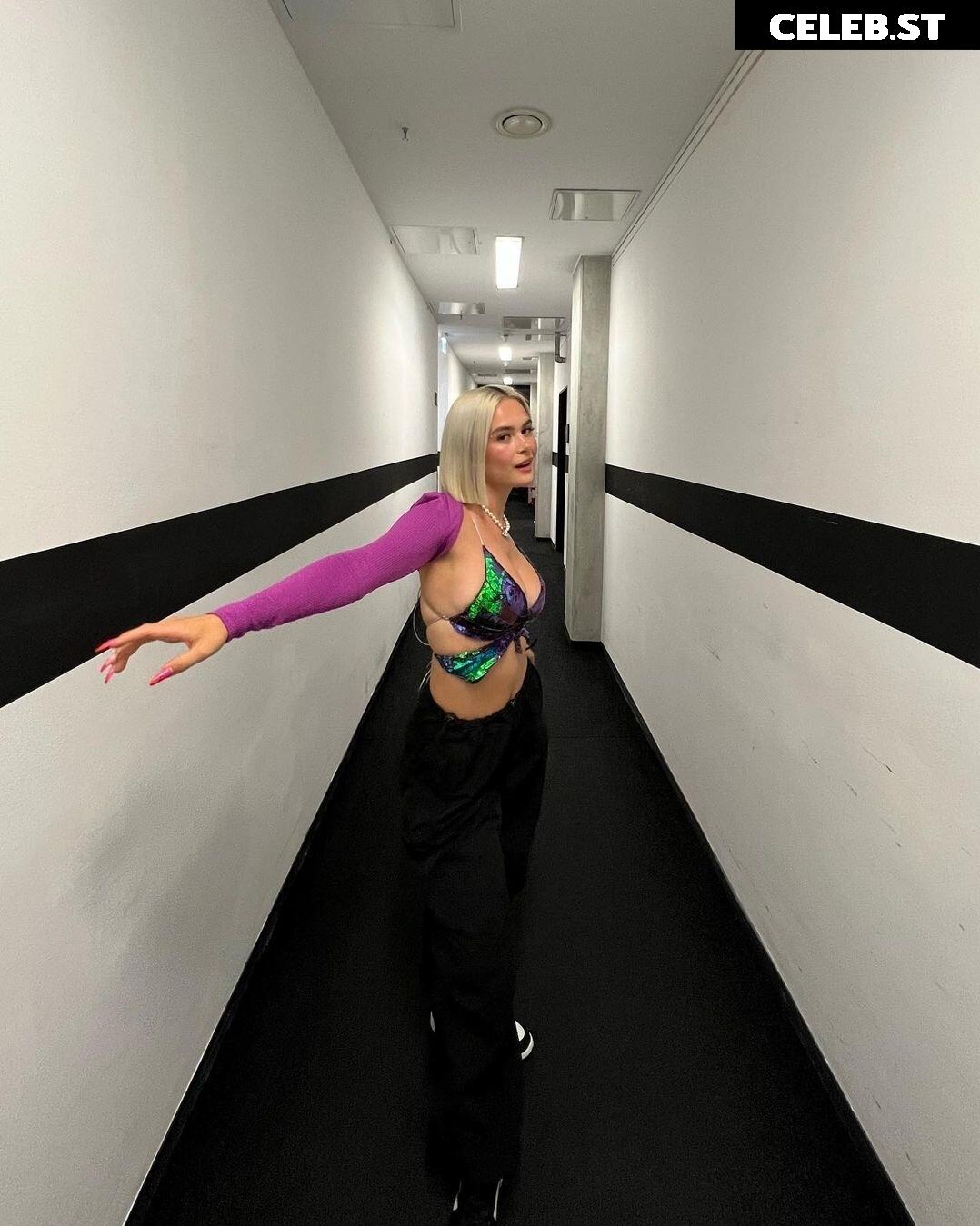 Mathea Image 2883135