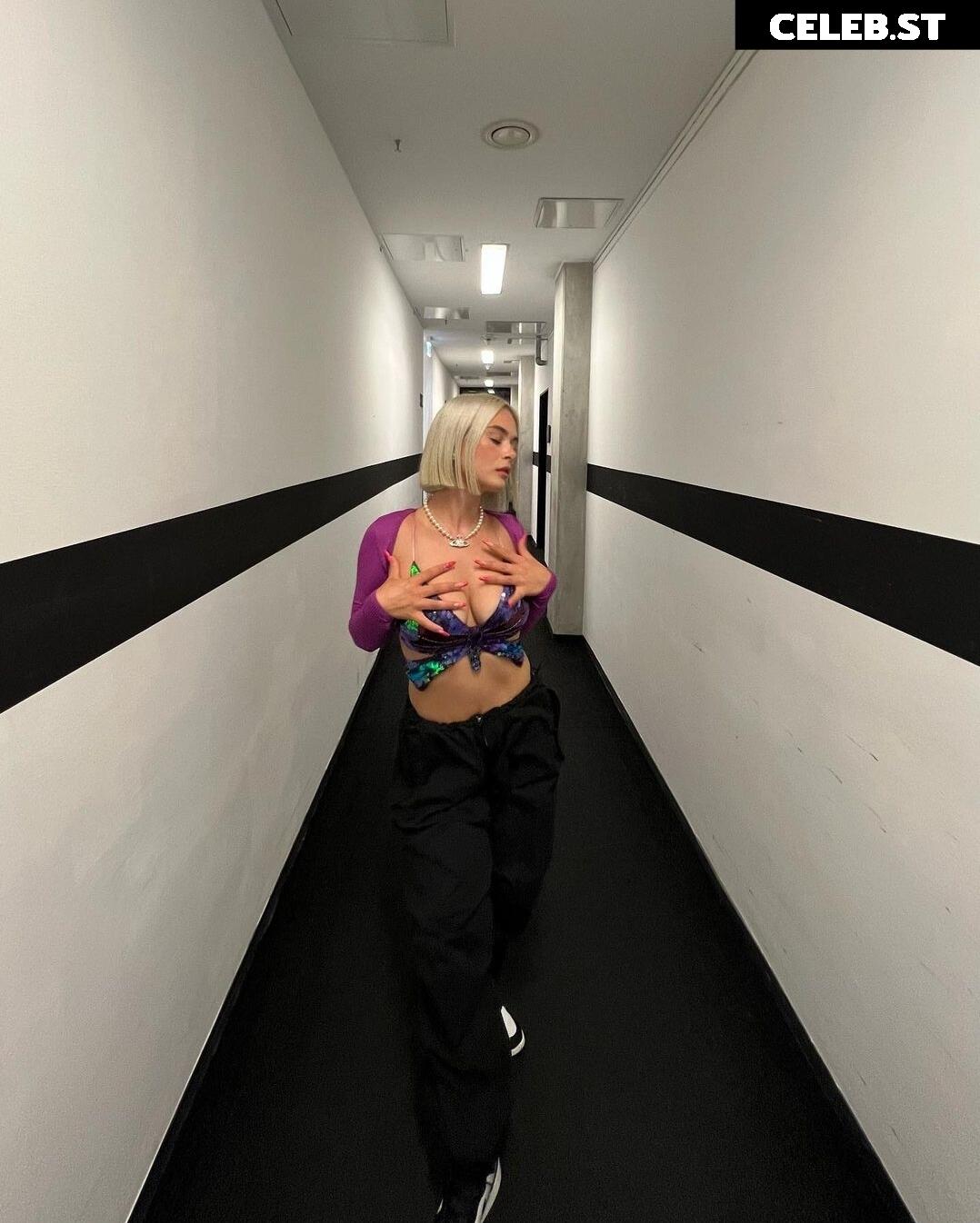 Mathea Image 2883126