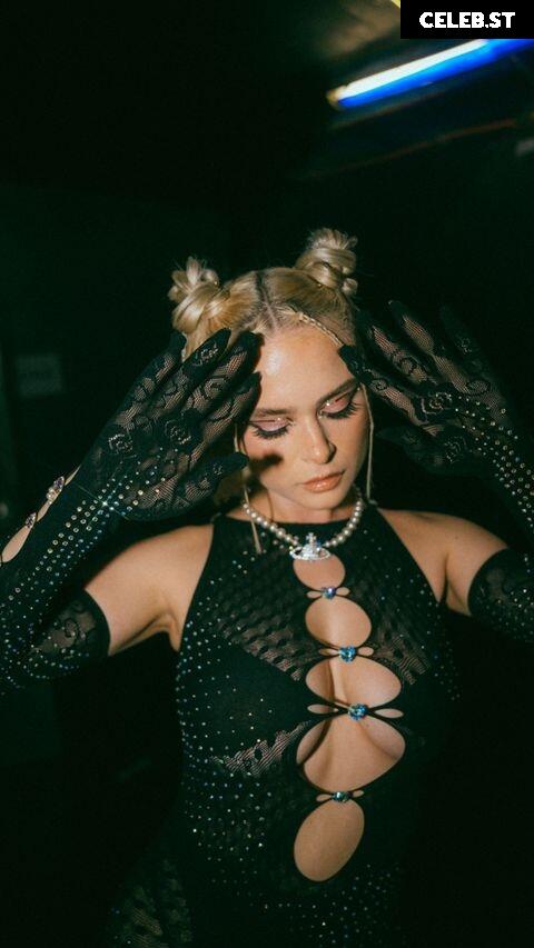 Mathea Image 2883246