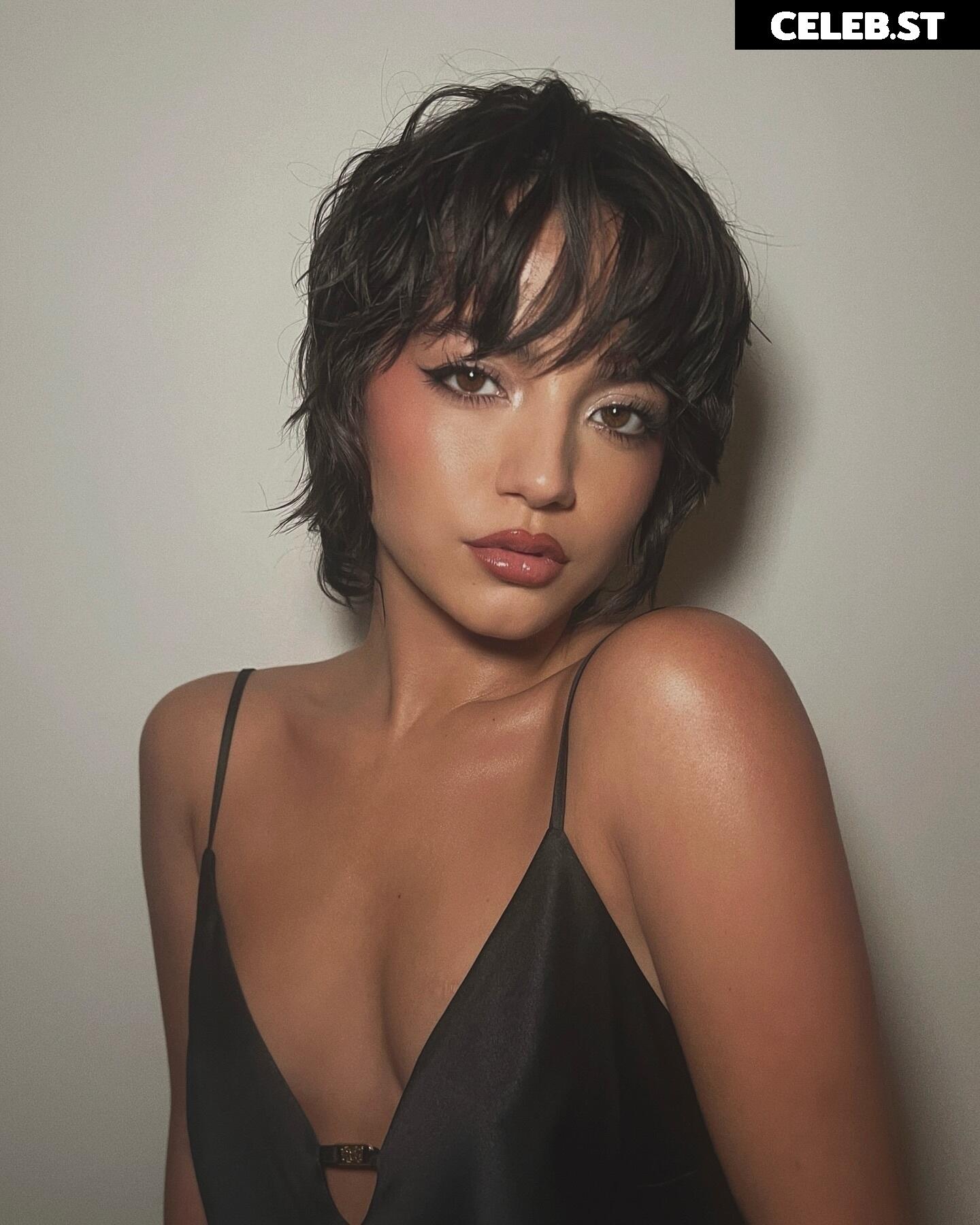 Isabela Merced Image 2876557