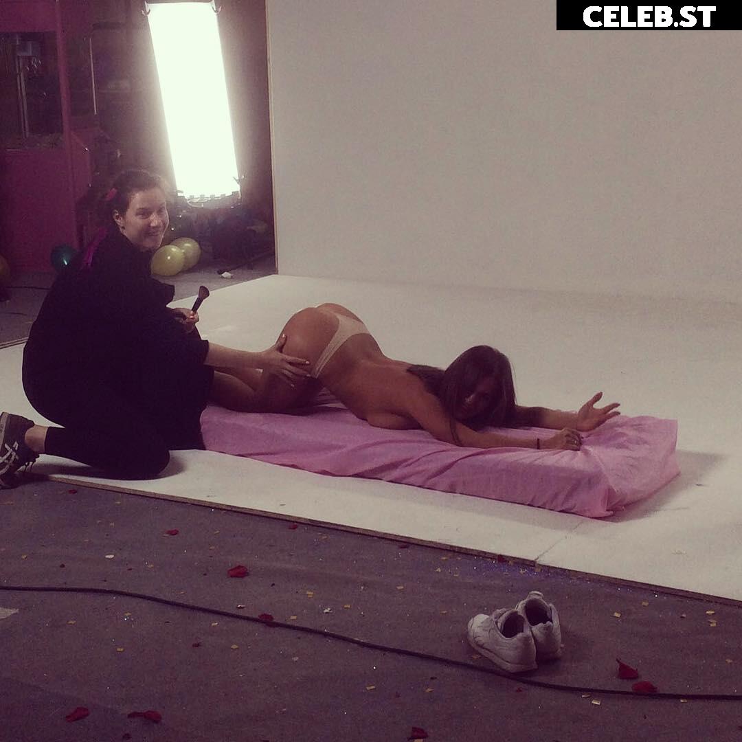 Sonya Tayurskaya Image 2876162