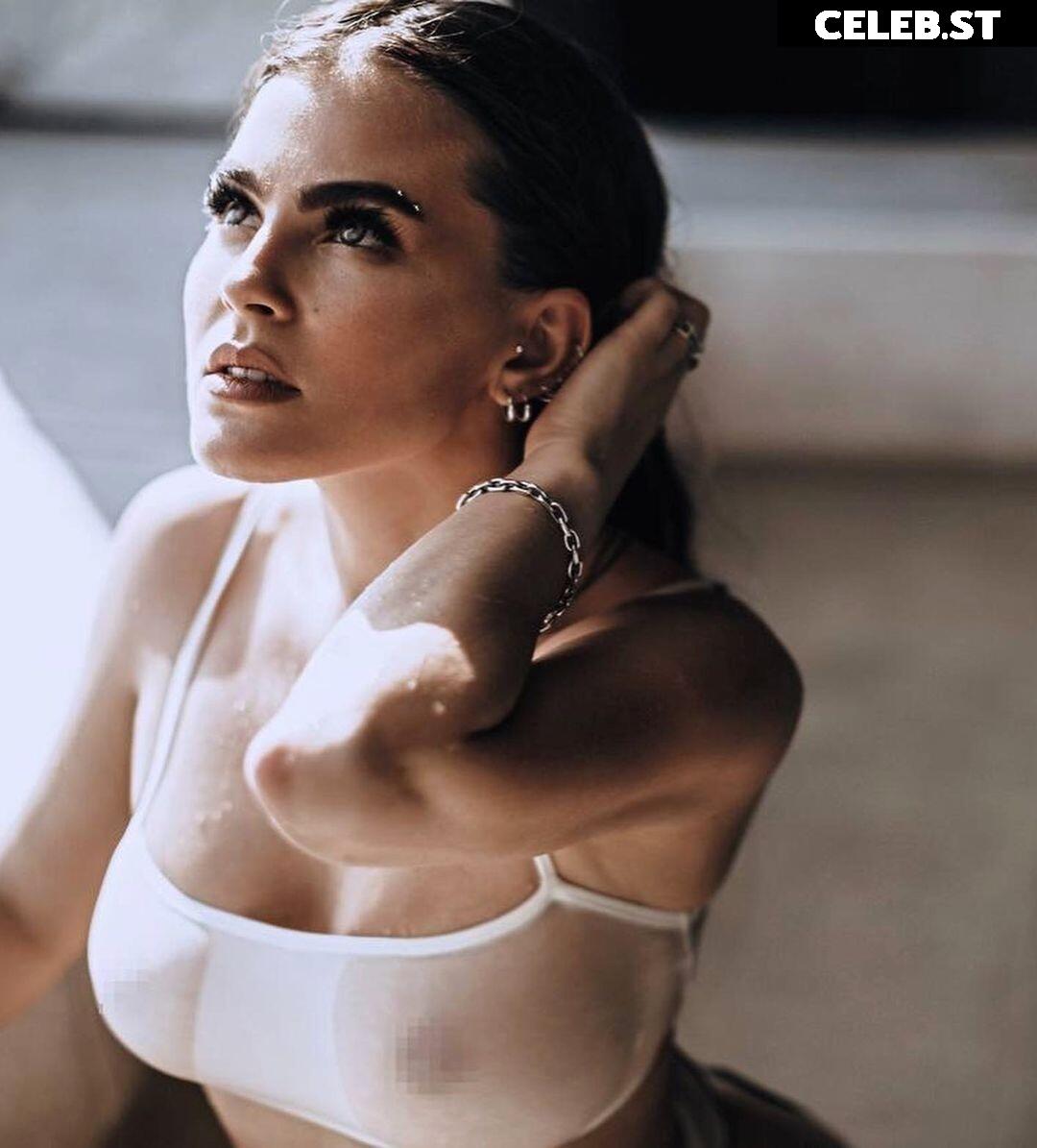 Sonya Tayurskaya Image 2876057