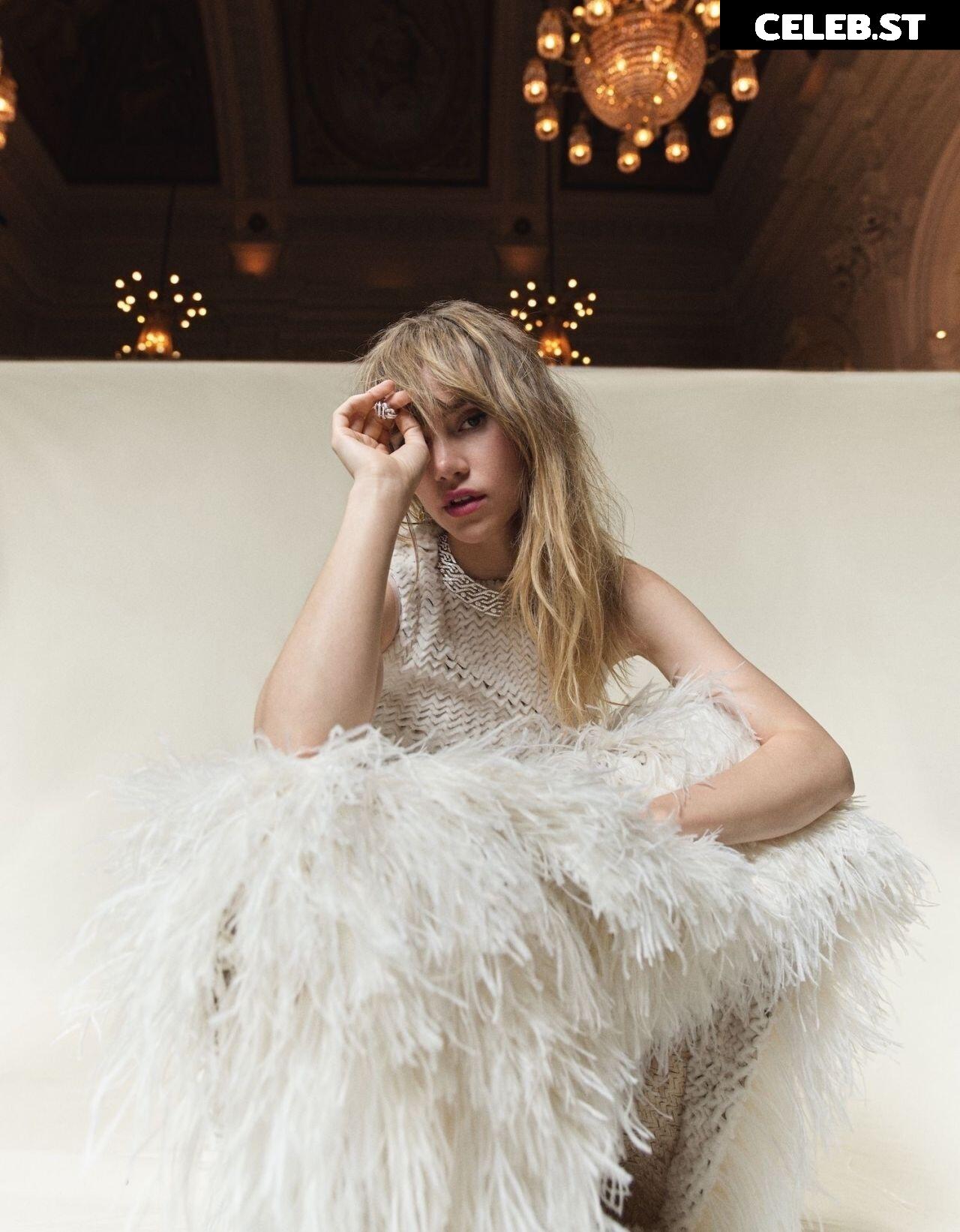 Suki Waterhouse Image 2874574