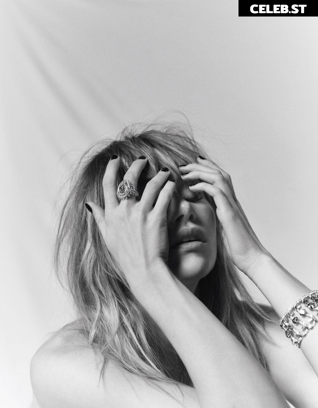 Suki Waterhouse Image 2874562