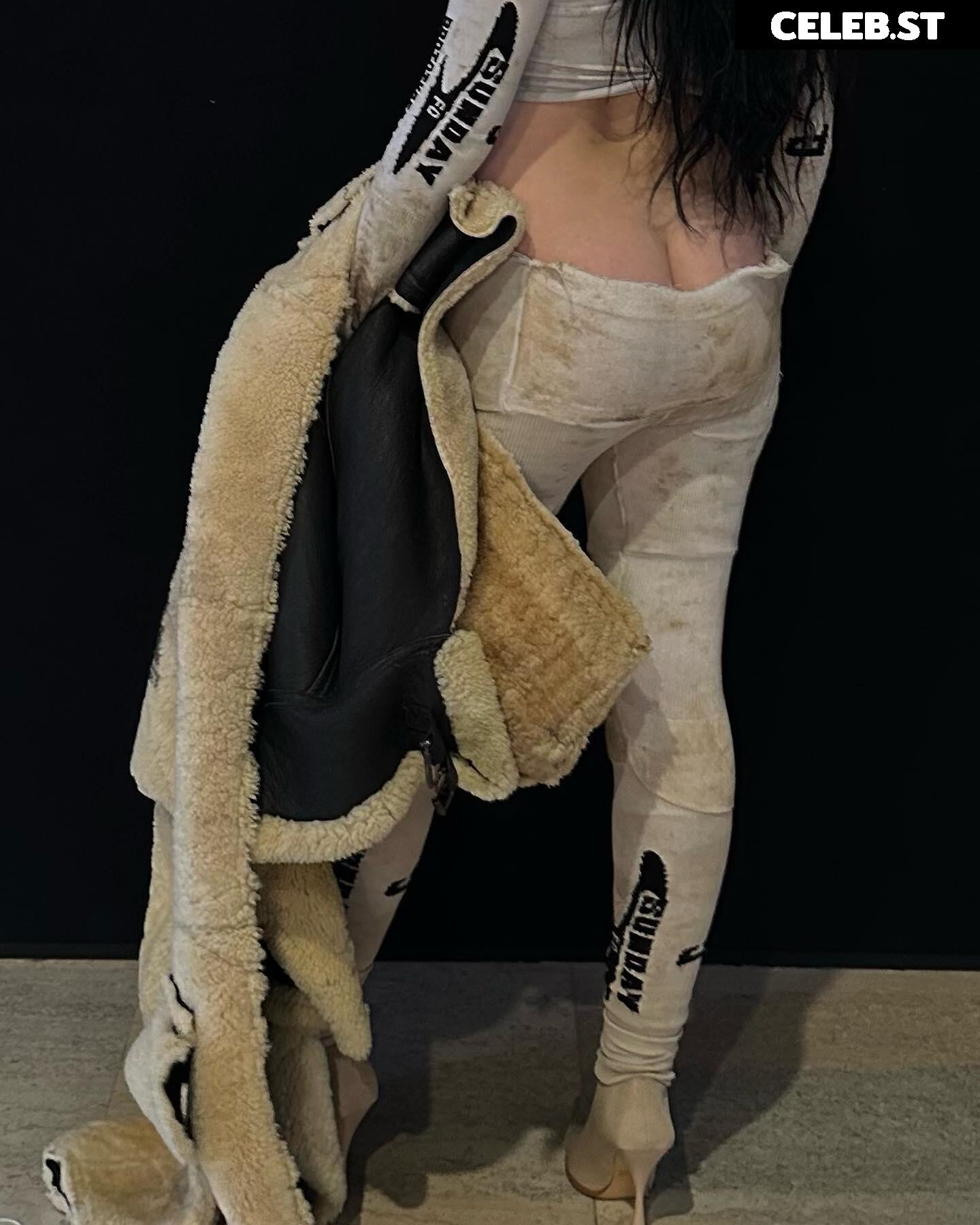 Noah Cyrus Image 2874176