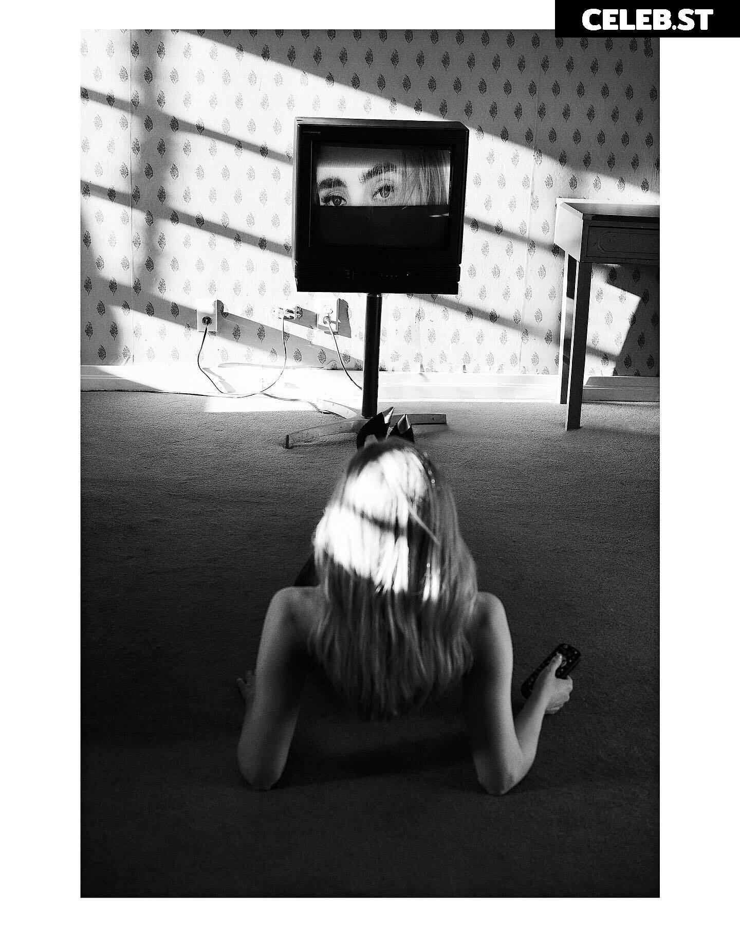 Suki Waterhouse Image 2874343