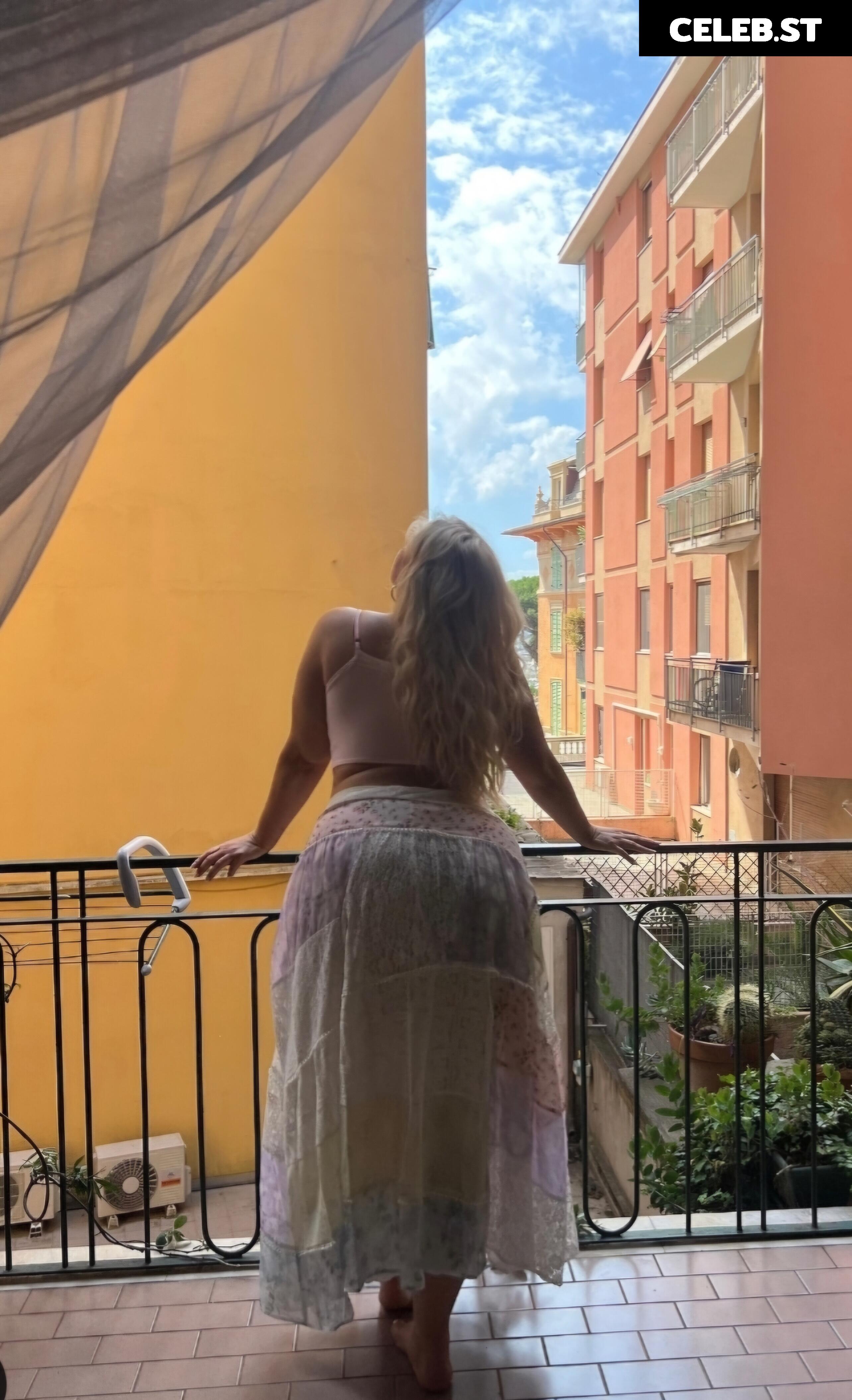Sarina Nowak Image 2872870