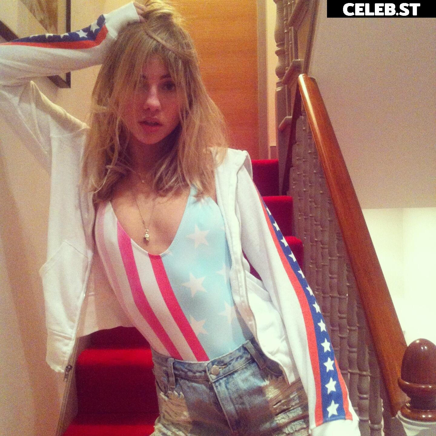 Suki Waterhouse Image 2872822