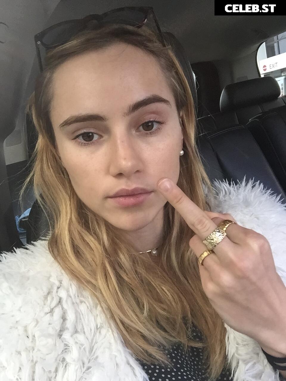 Suki Waterhouse Image 2872452