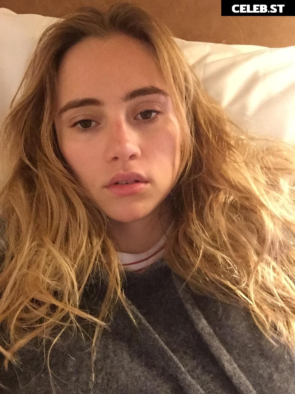 Suki Waterhouse Image 2872701