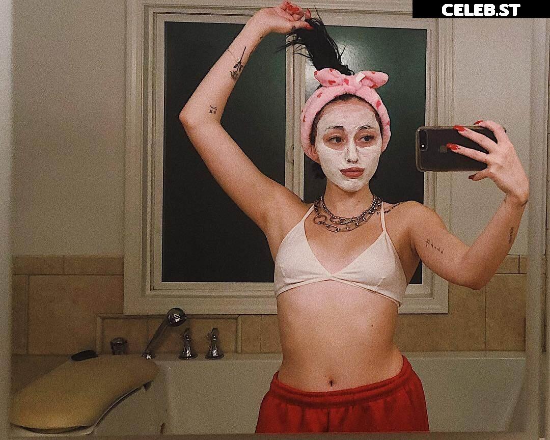 Noah Cyrus Image 2872639