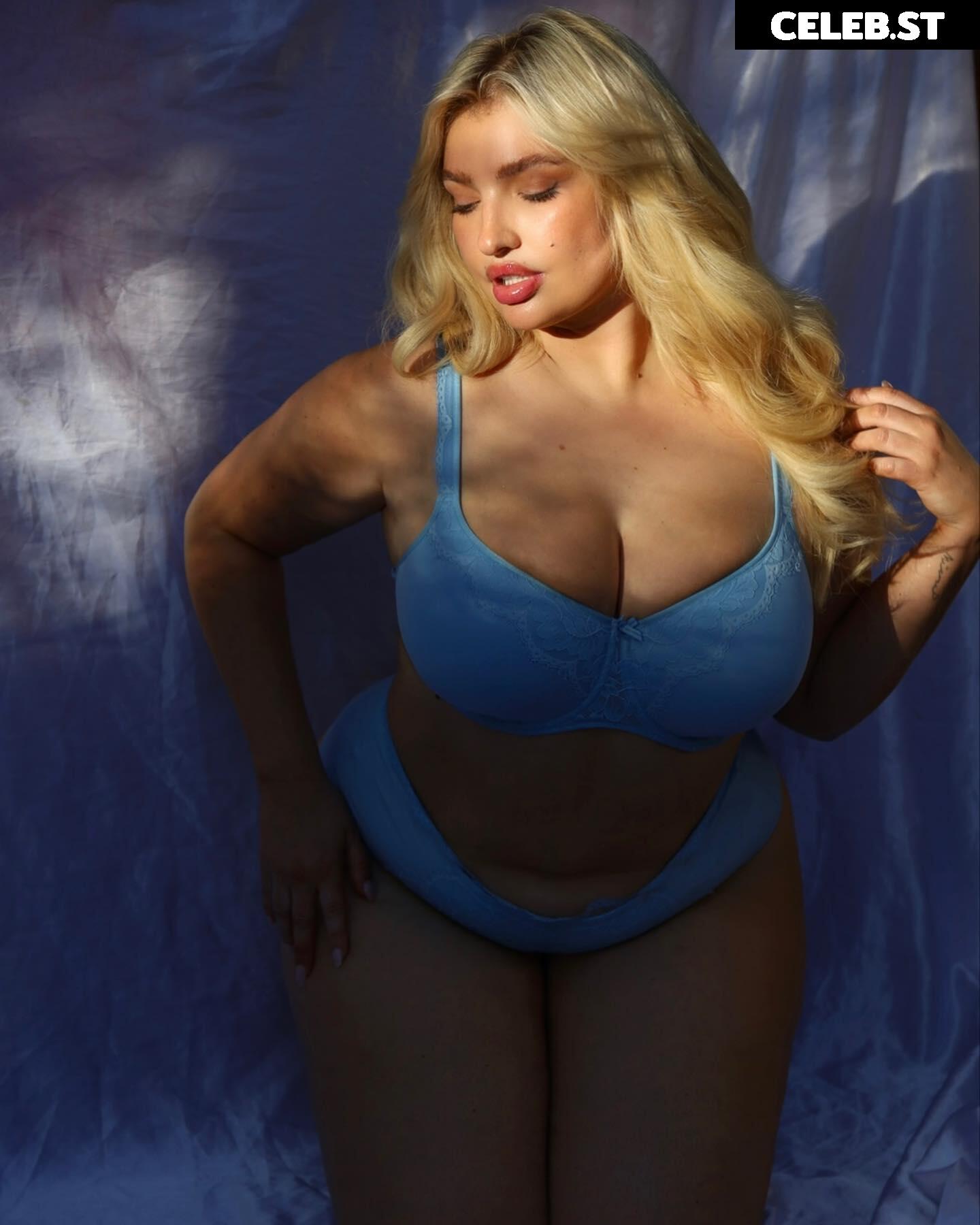 Sarina Nowak Image 2872070