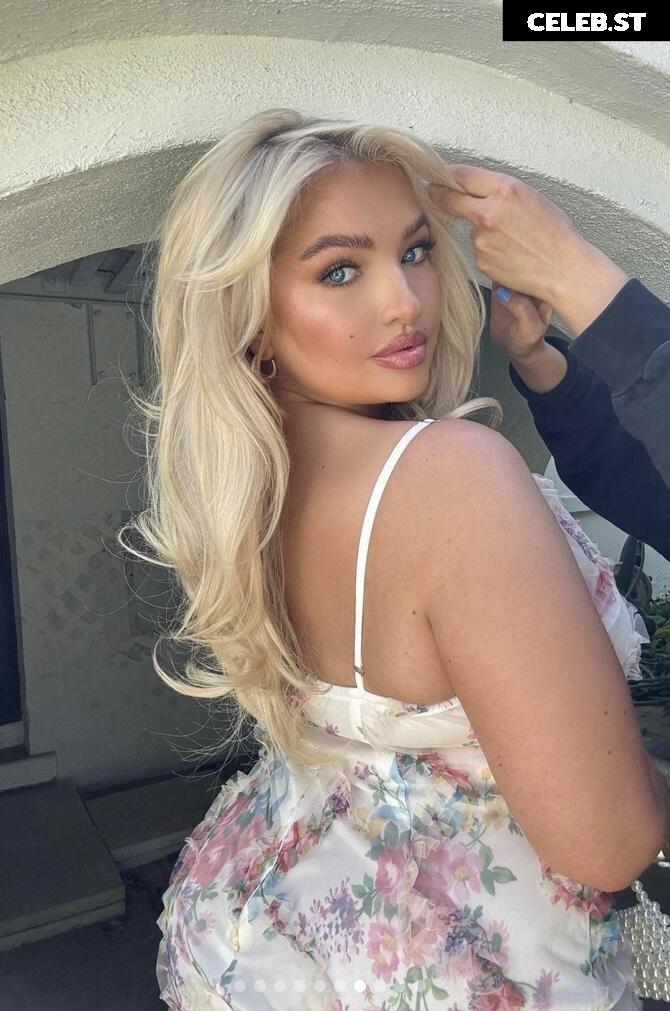 Sarina Nowak Image 2872381
