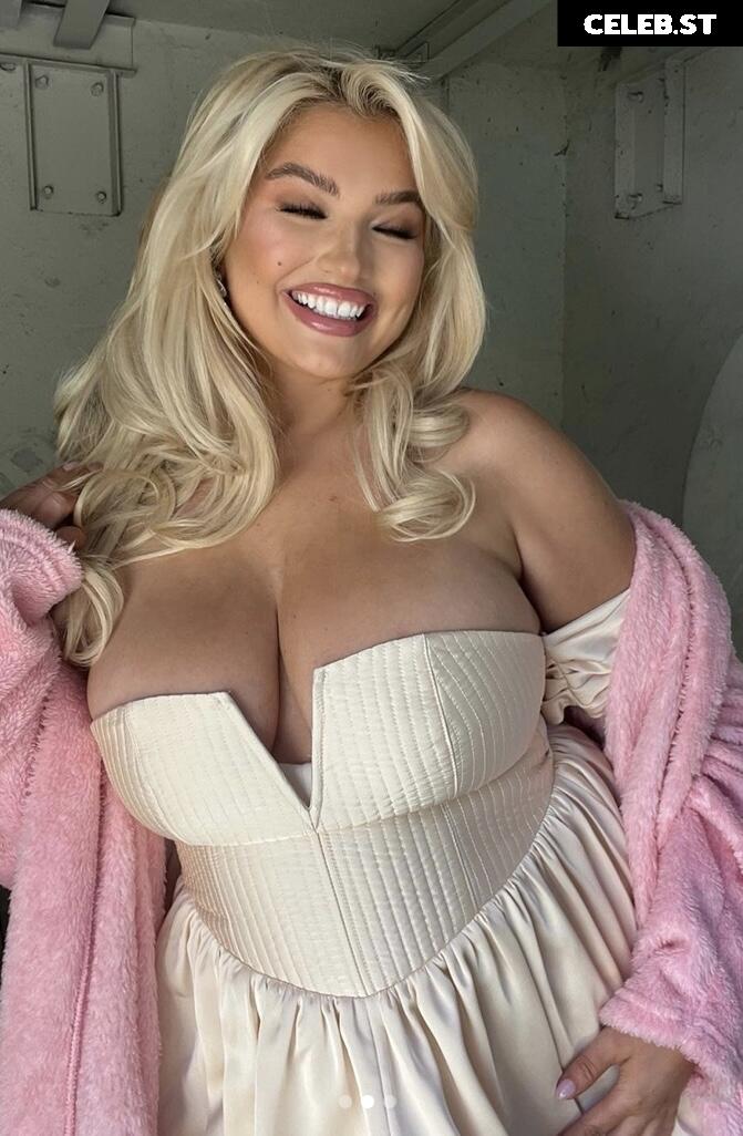 Sarina Nowak Image 2872367