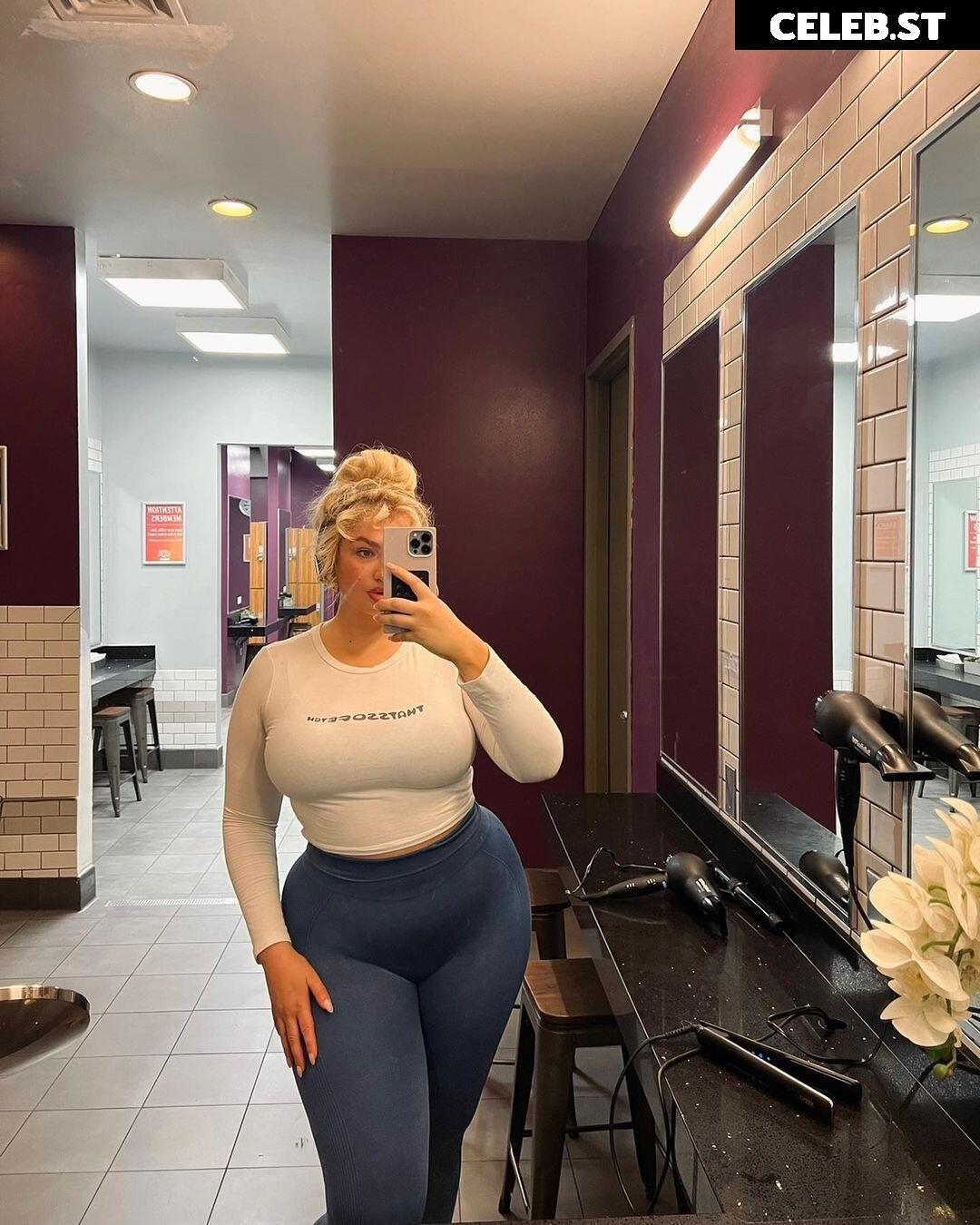 Sarina Nowak Image 2872293