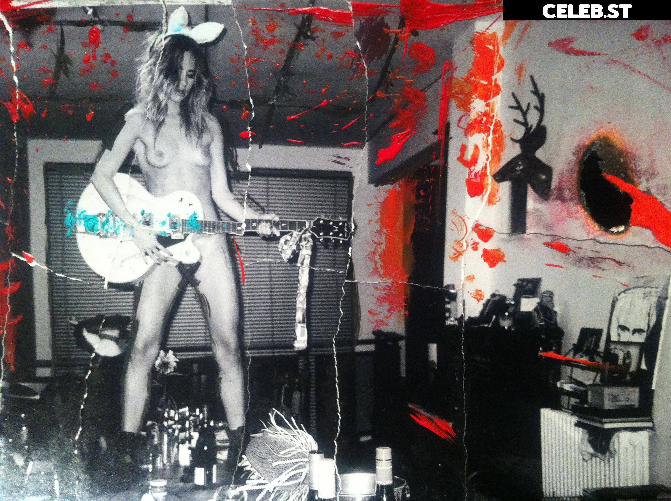 Suki Waterhouse Image 2873080