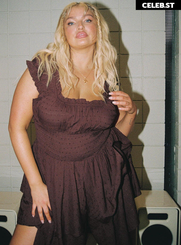 Sarina Nowak Image 2870843