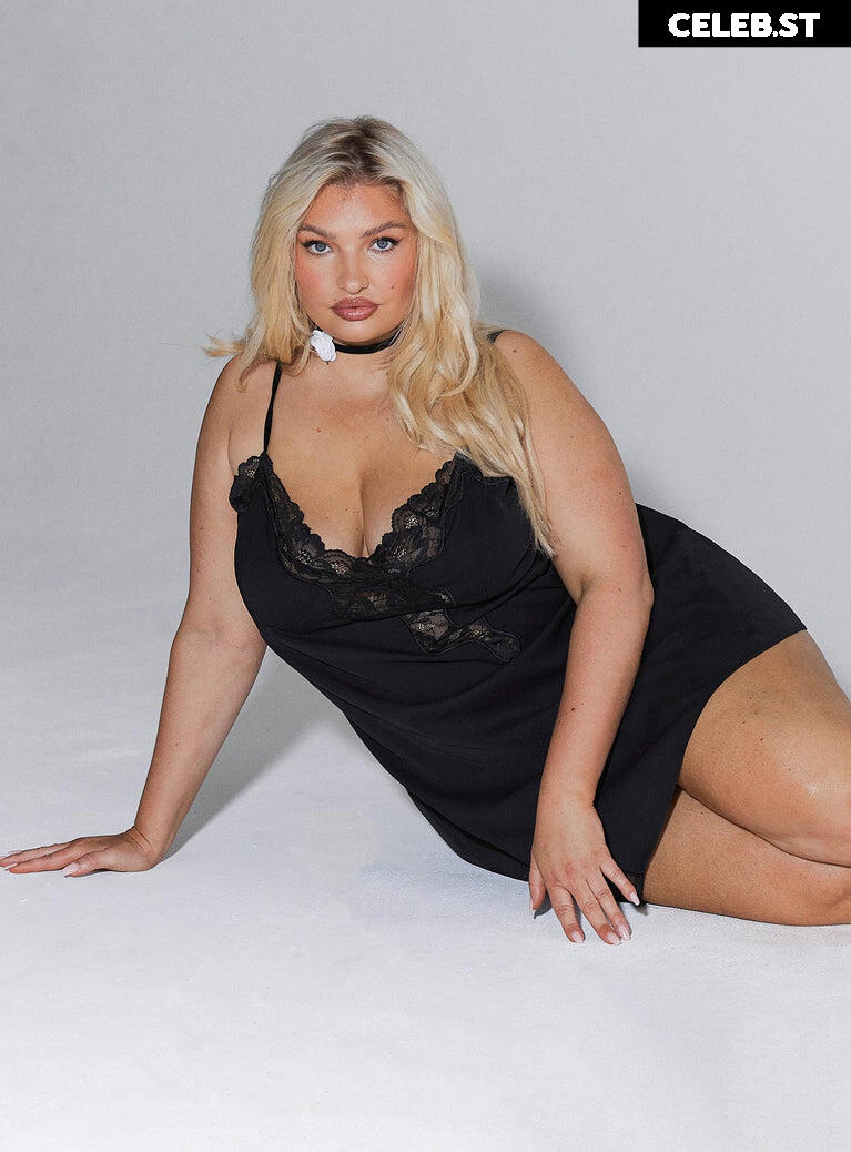 Sarina Nowak Image 2870730