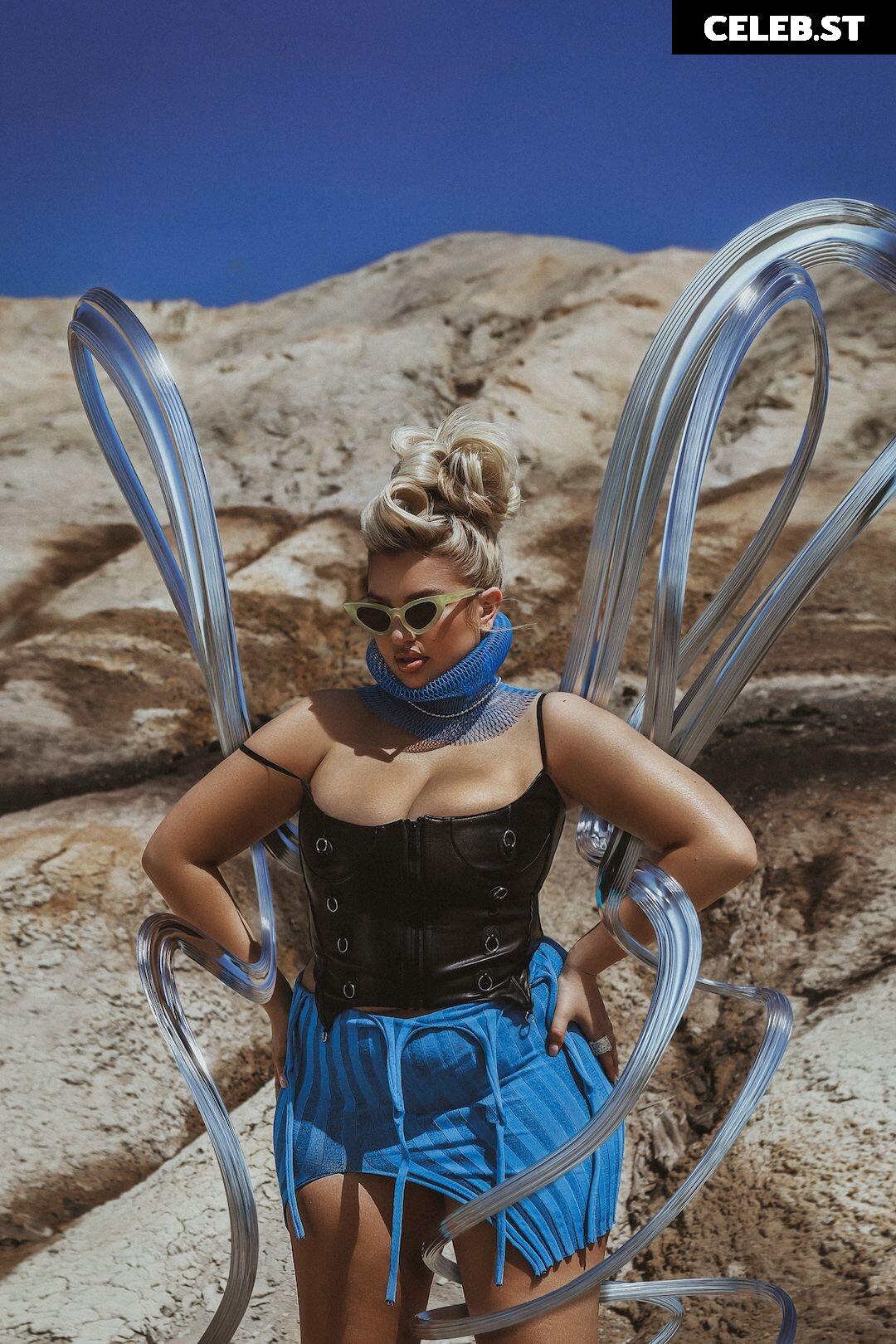 Sarina Nowak Image 2870606