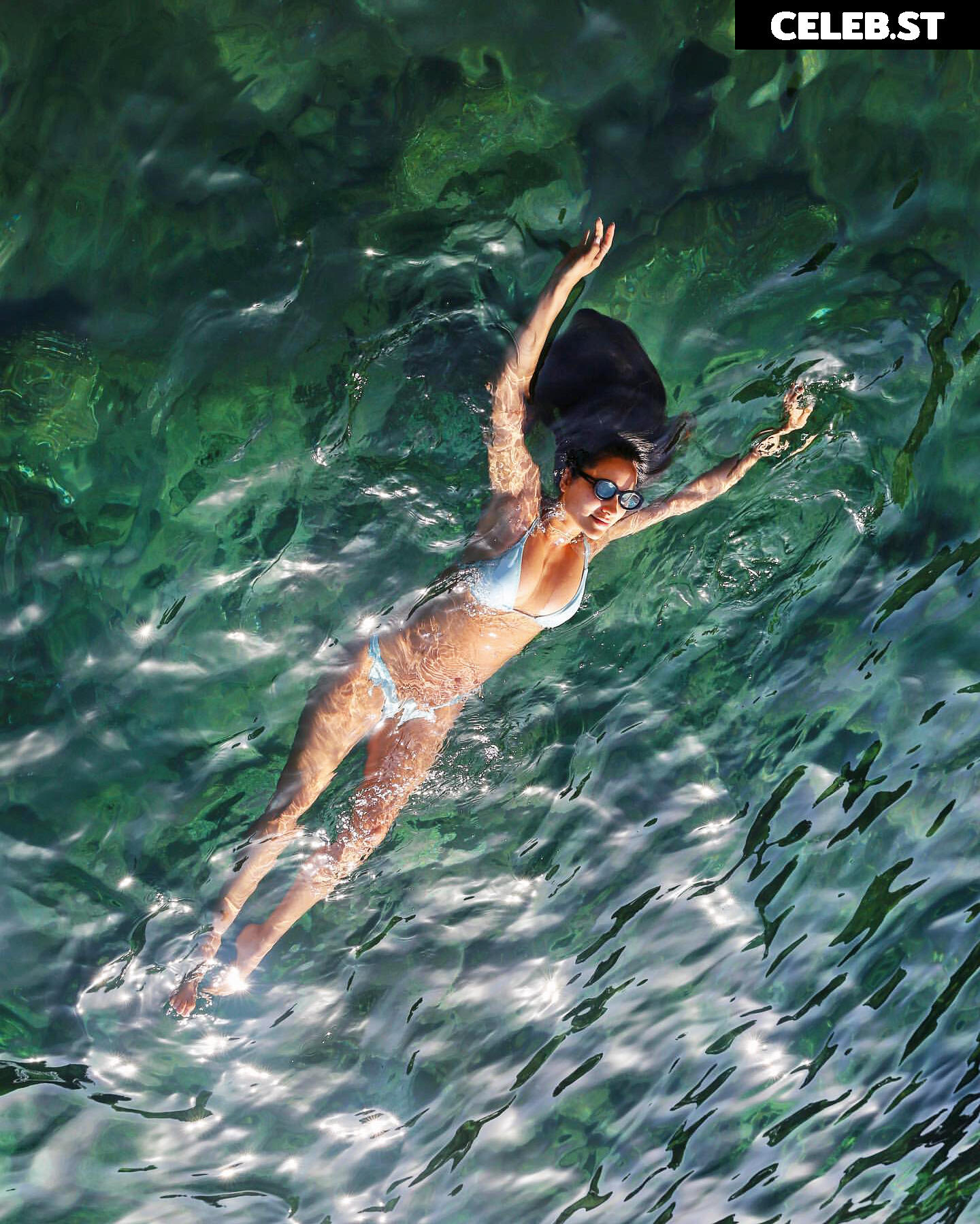 Shay Mitchell Image 2866687