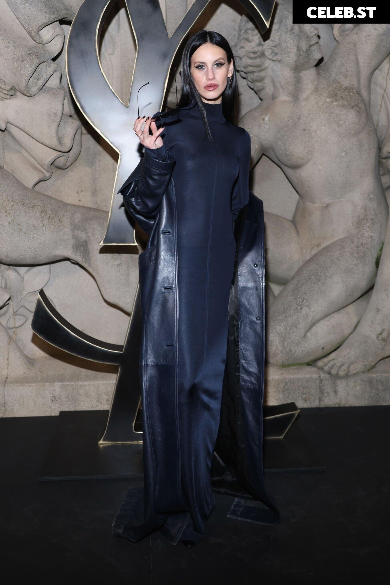 Milena Smit Image 2862880