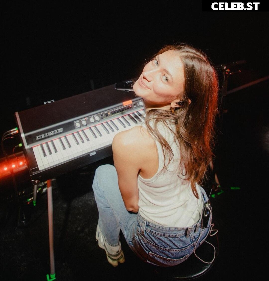 Leony Burger Image 2862086