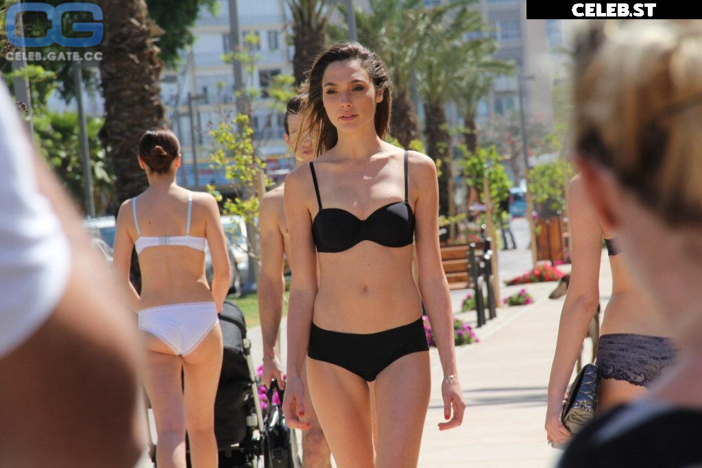 Gal Gadot Image 2862290