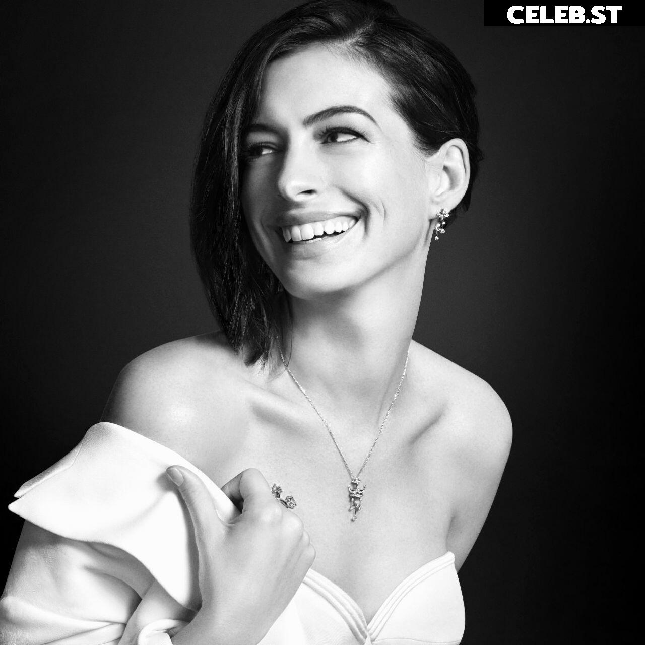 Anne Hathaway Image 2851731