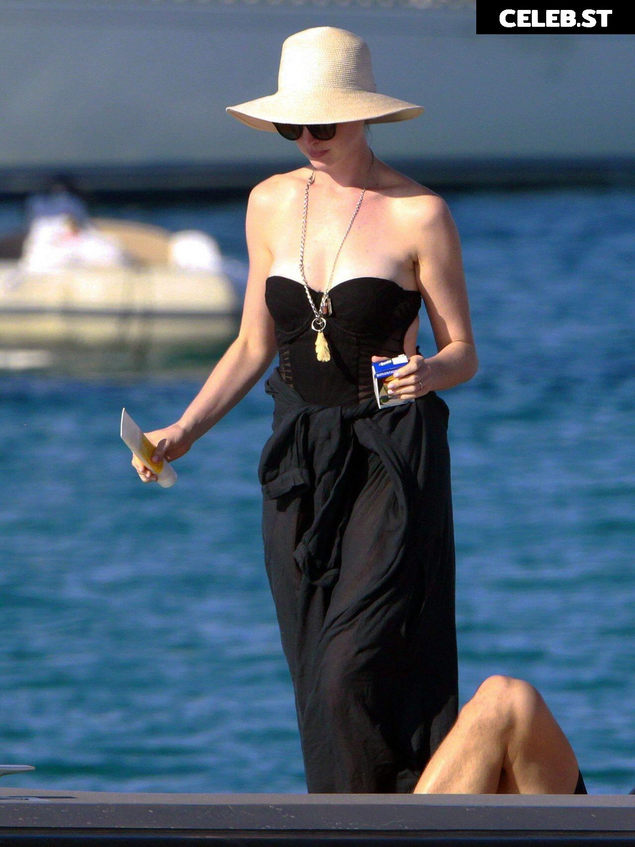 Anne Hathaway Image 2851690