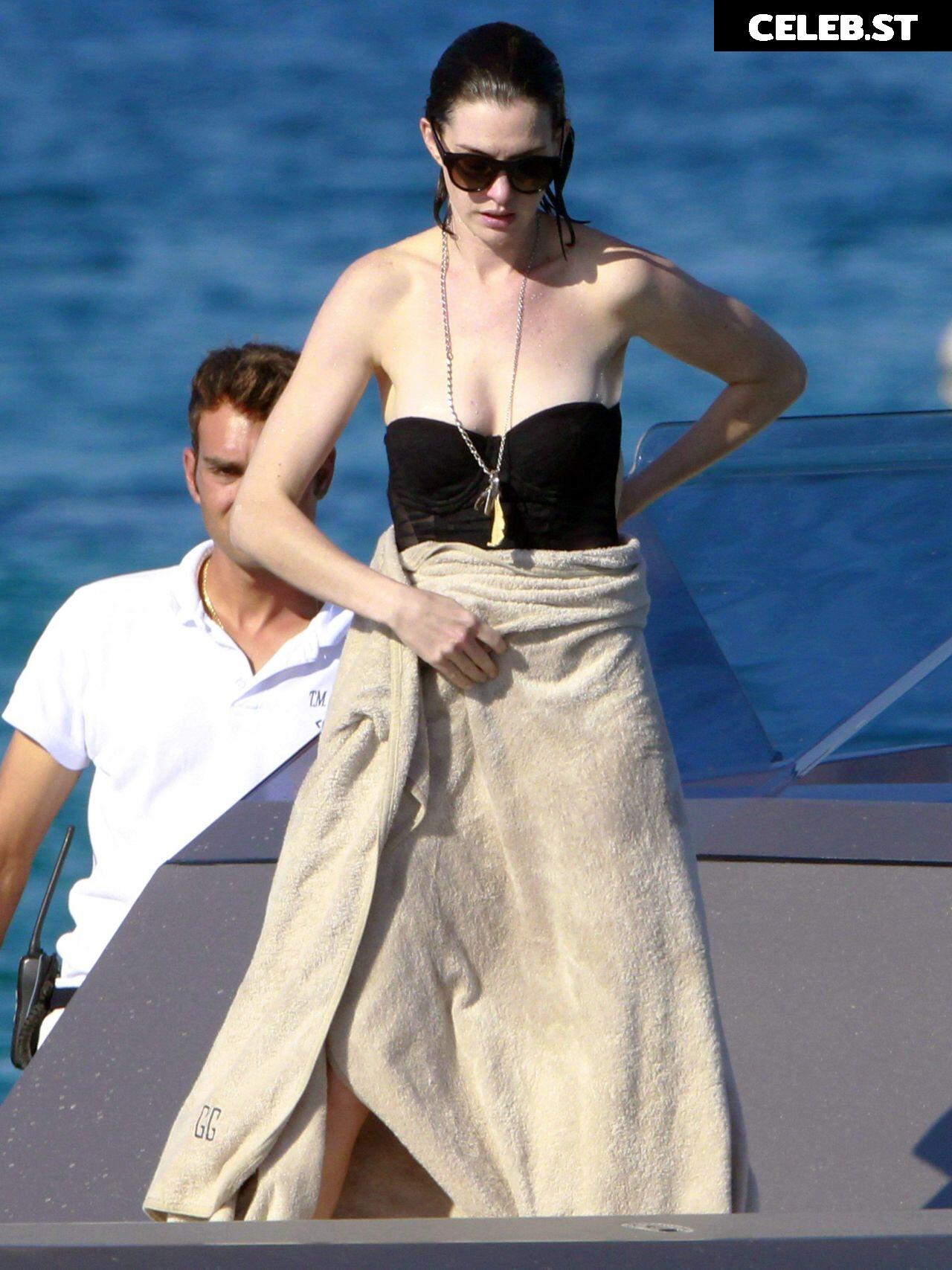 Anne Hathaway Image 2851648