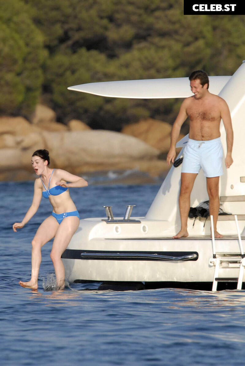Anne Hathaway Image 2851185