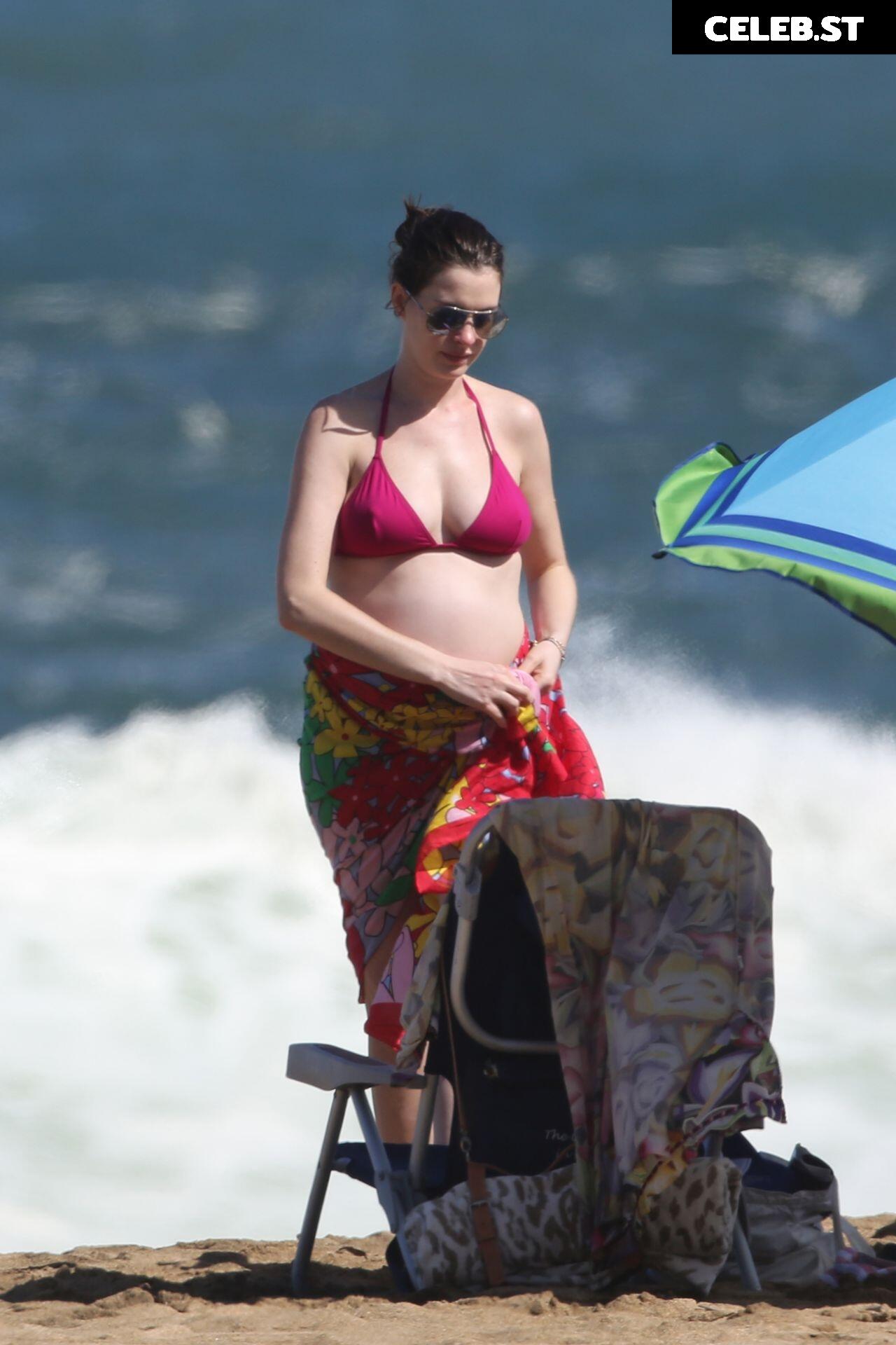 Anne Hathaway Image 2851989
