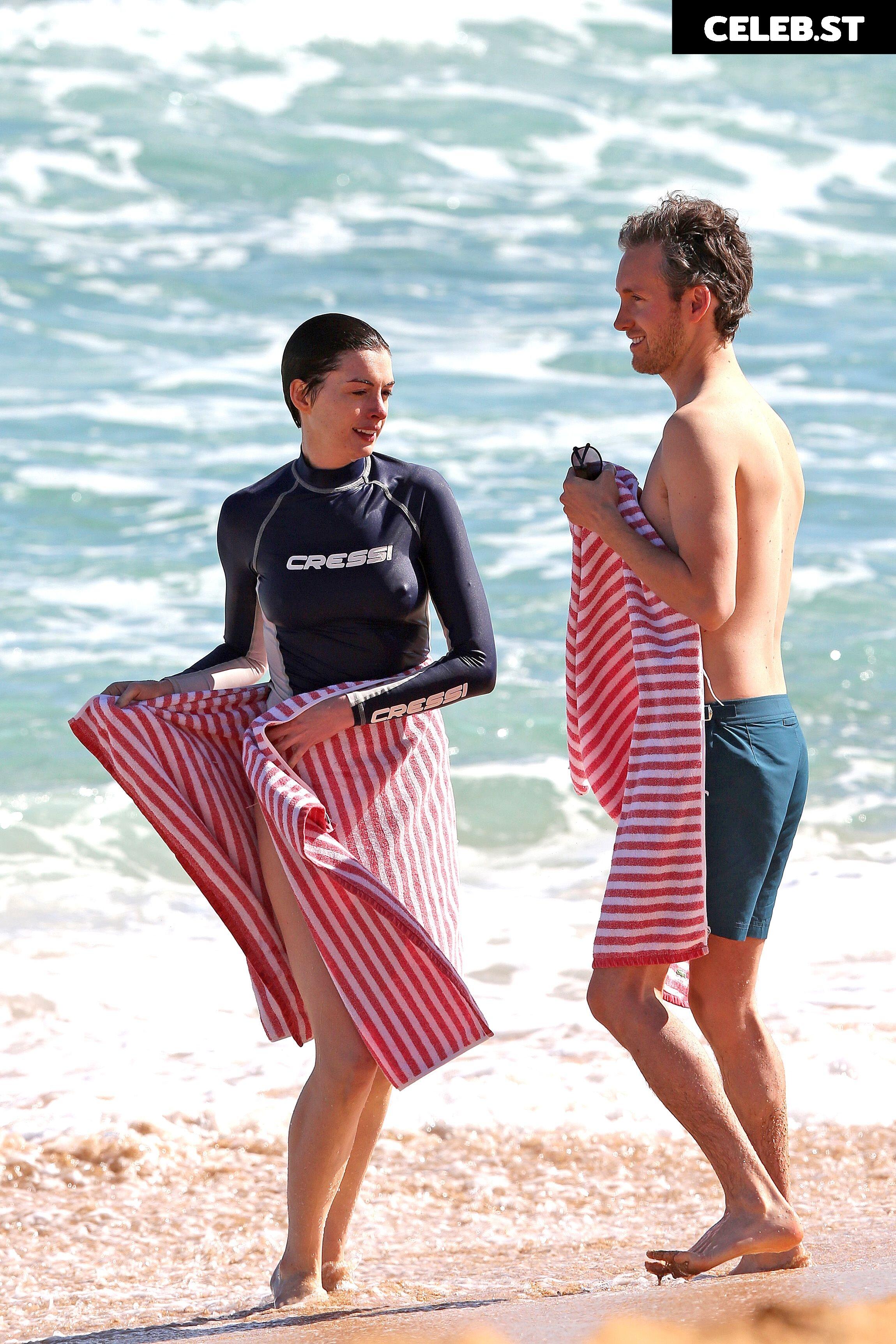 Anne Hathaway Image 2853598