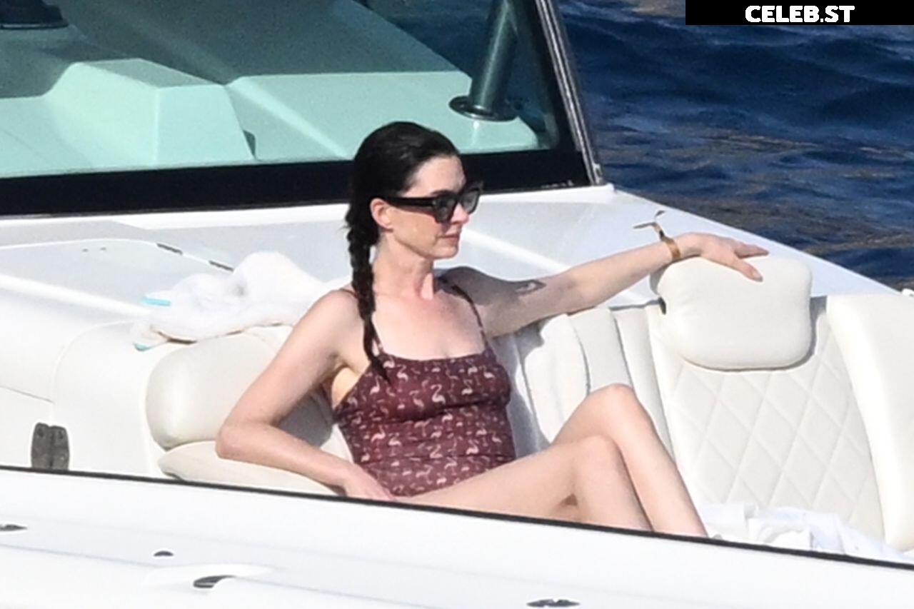 Anne Hathaway Image 2853453