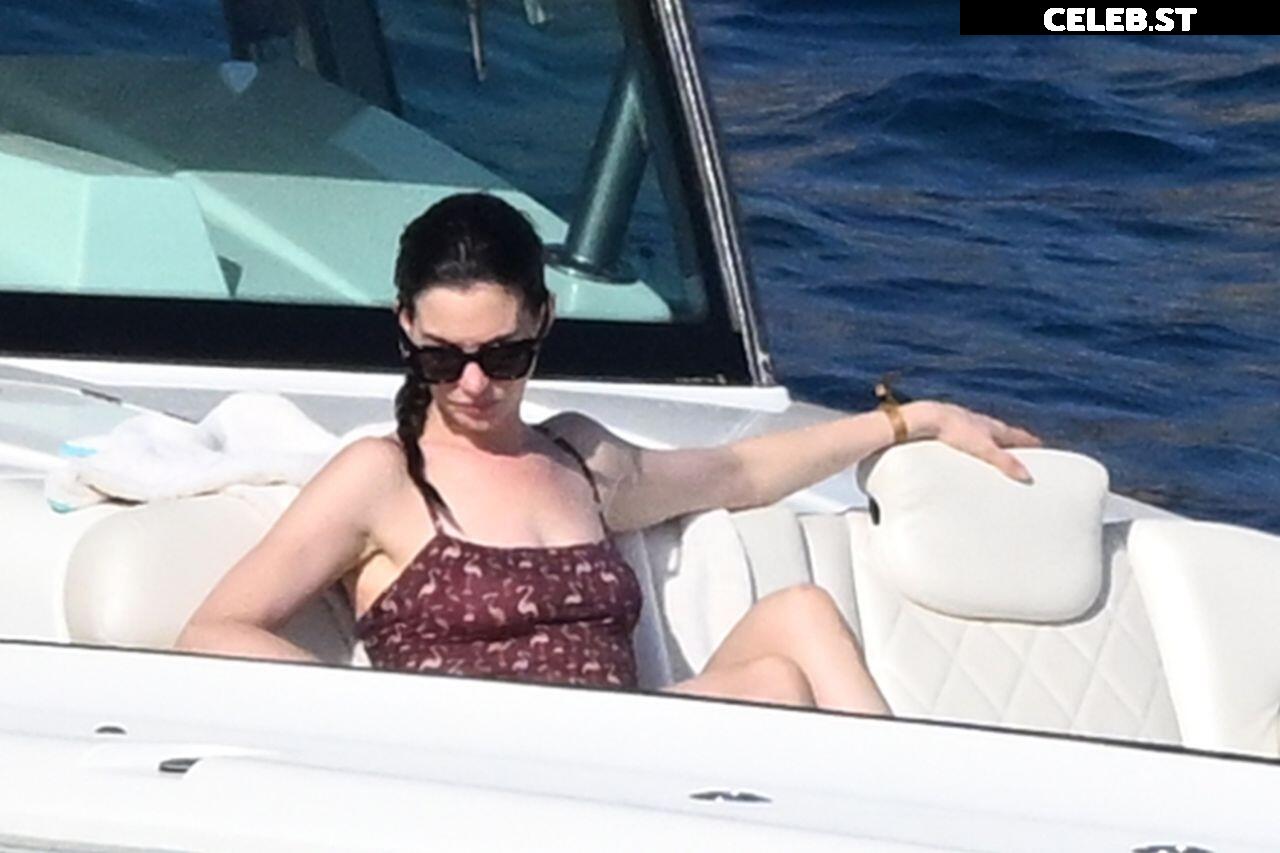 Anne Hathaway Image 2853465