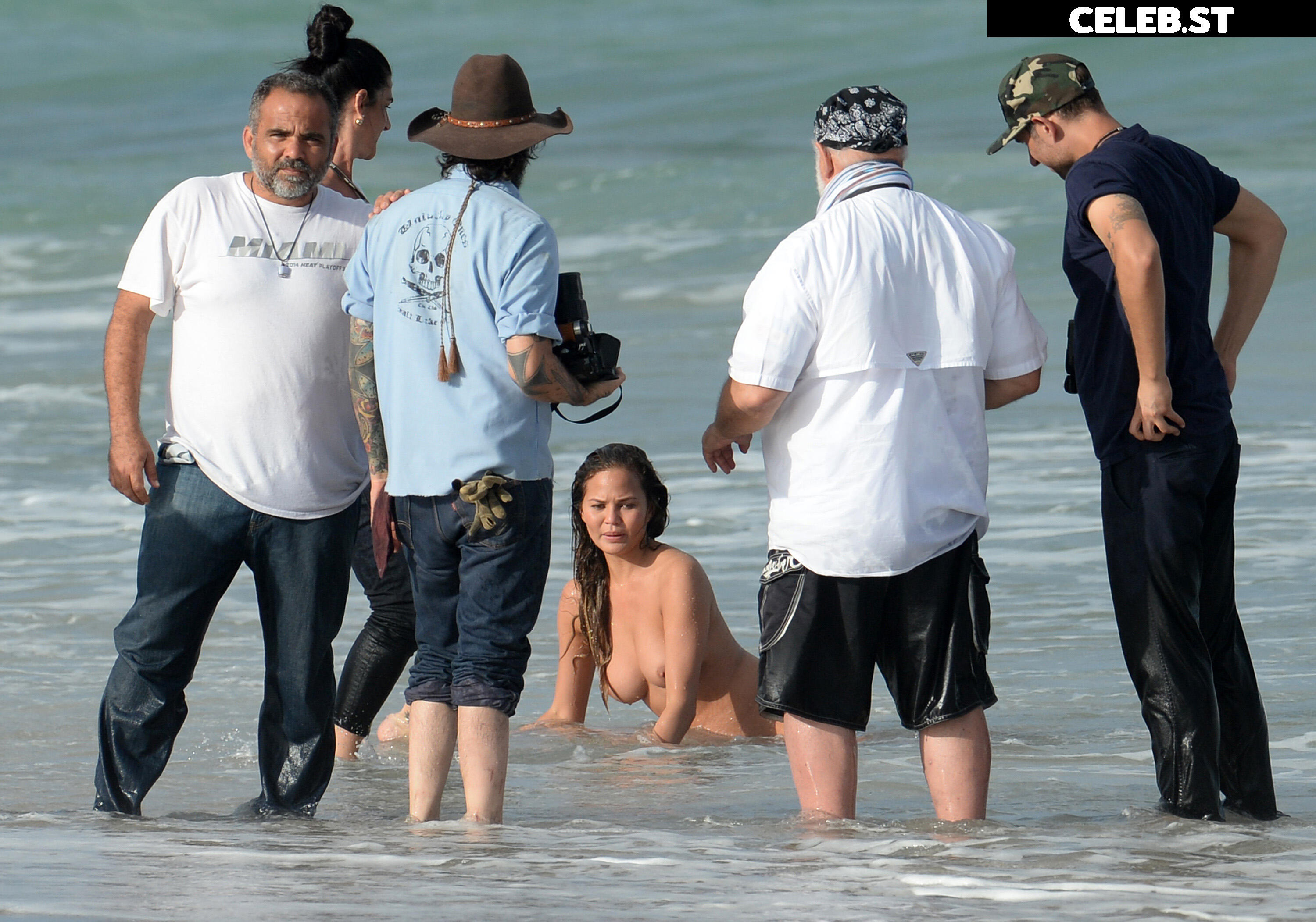 Chrissy Teigen Image 2853415