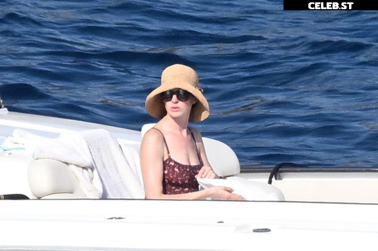 Anne Hathaway Image 2853427