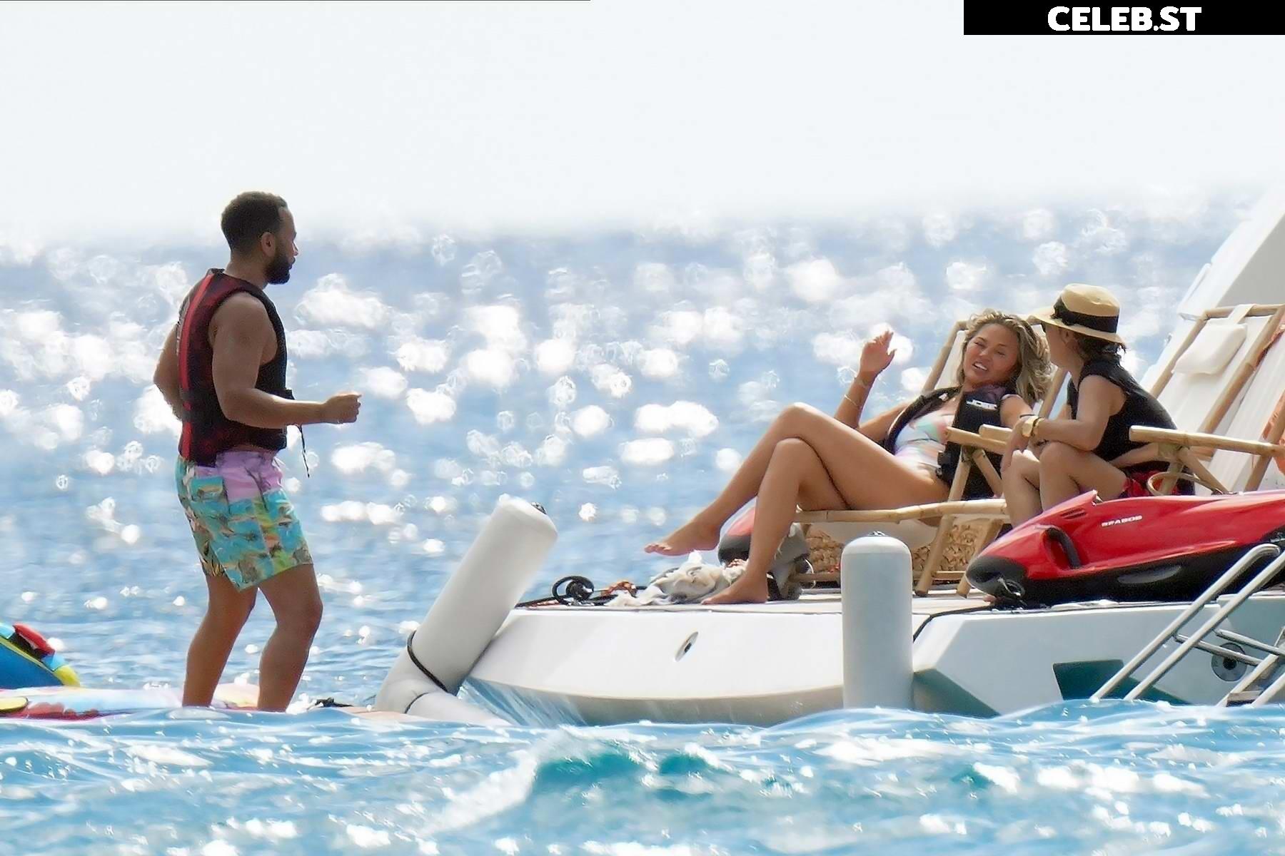 Chrissy Teigen Image 2853061