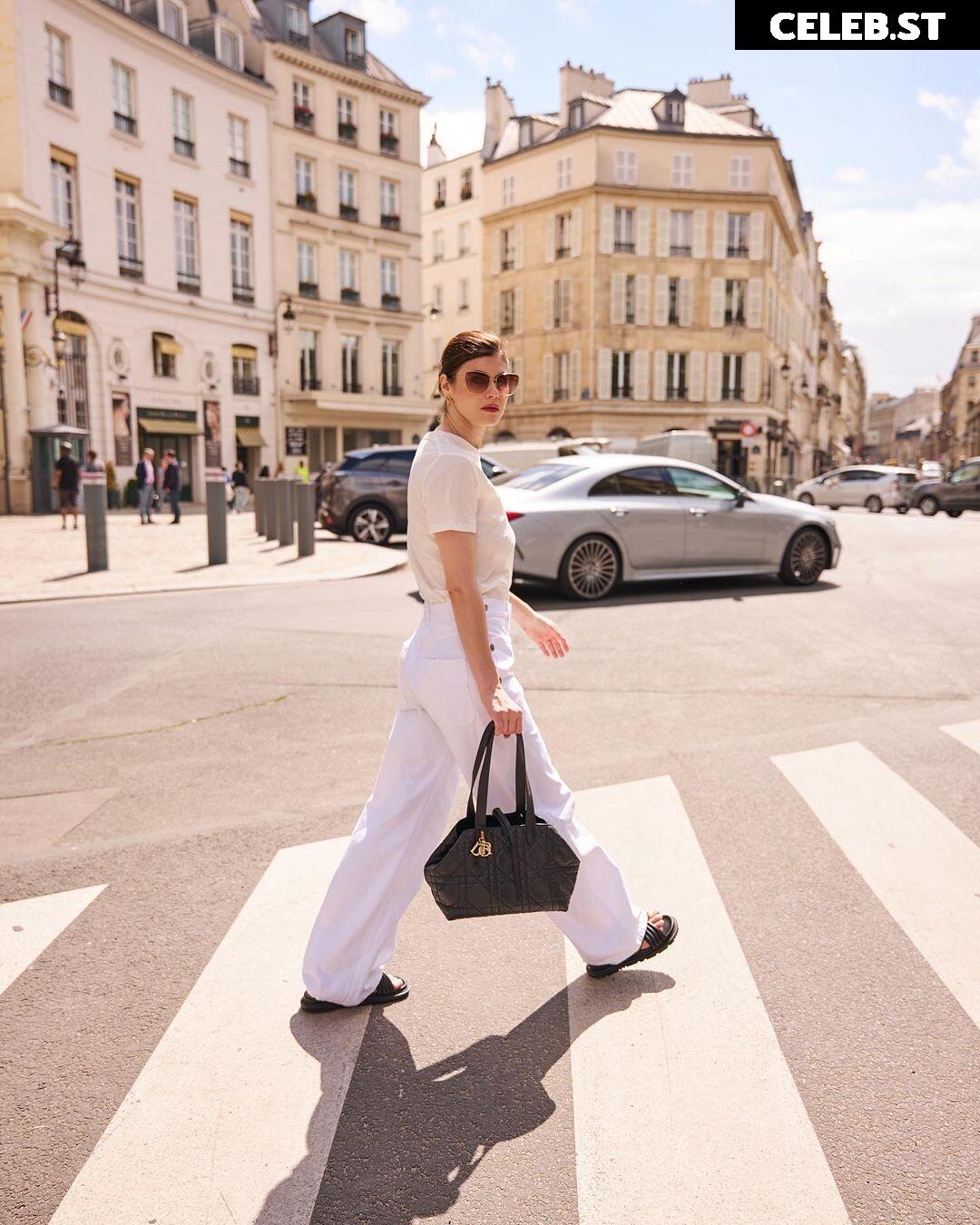 Alexandra Daddario Image 2853009