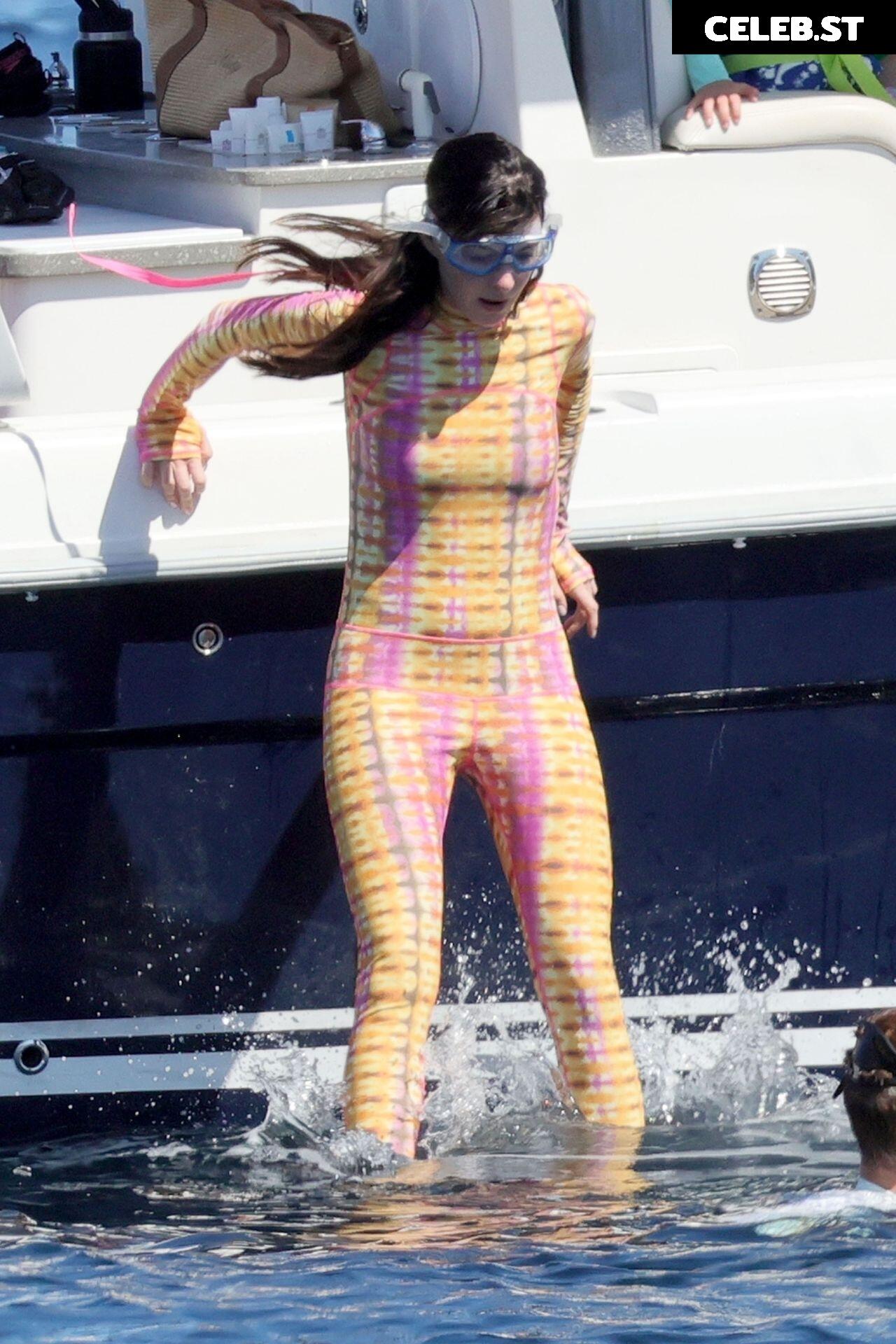 Anne Hathaway Image 2853369