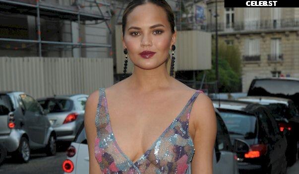 Chrissy Teigen Image 2853975