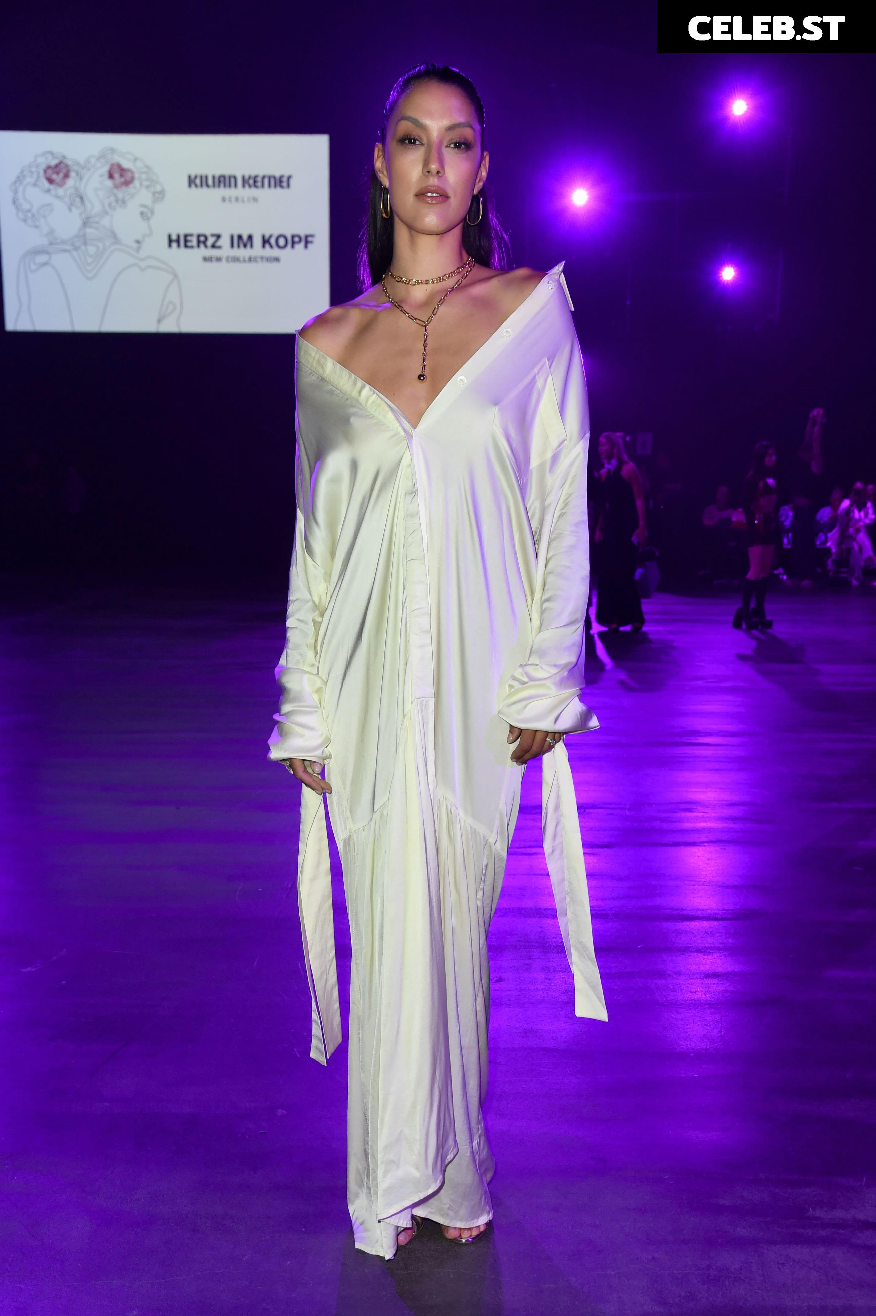 Rebecca Mir Image 2844903