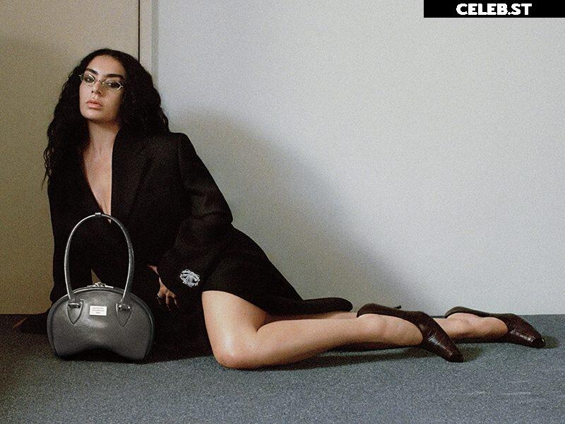 Charli XCX Image 2831772