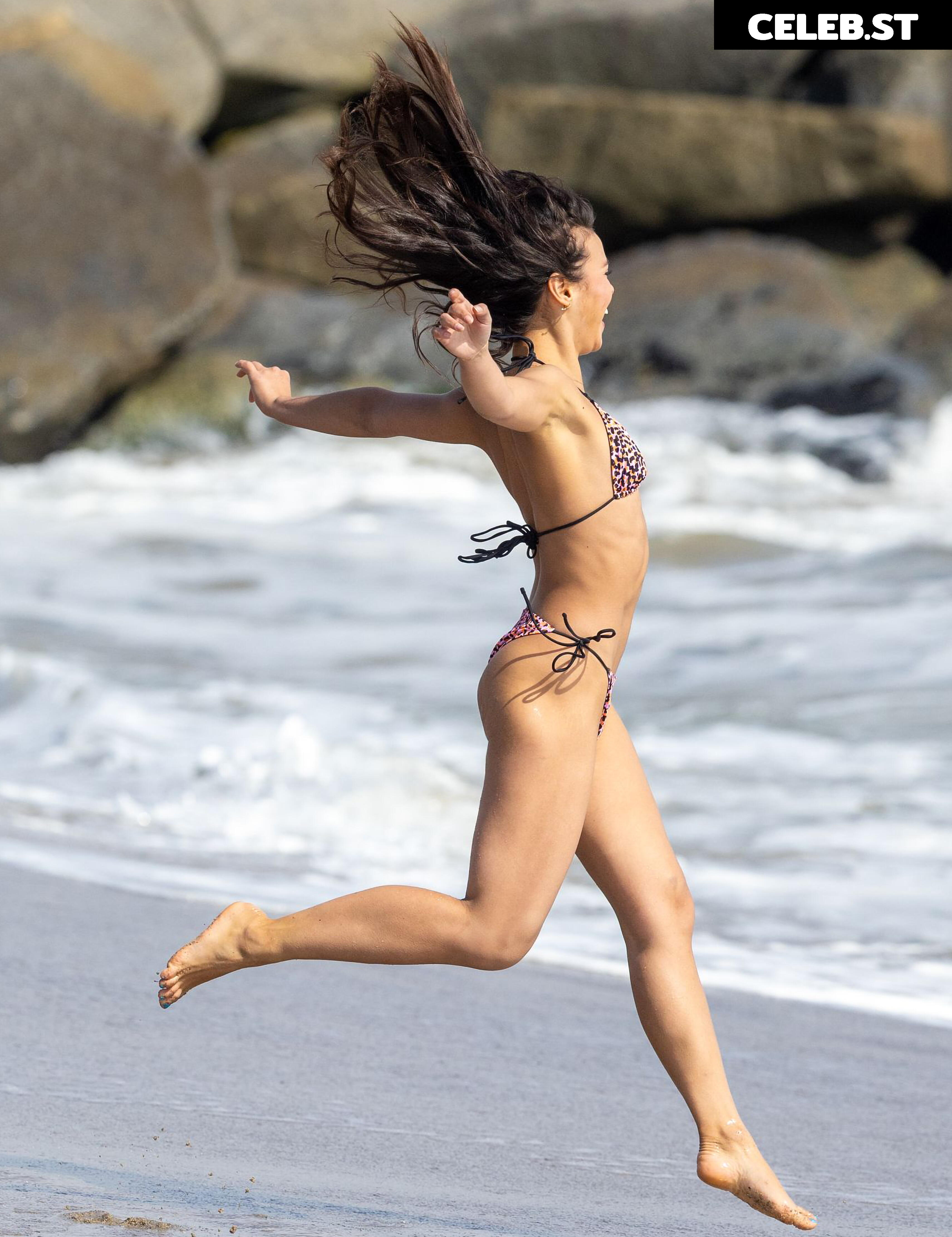 Vanessa Bauer Image 2826685