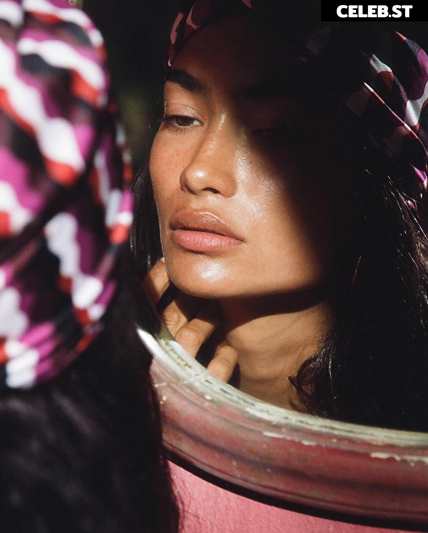 Kelly Gale Image 2827880